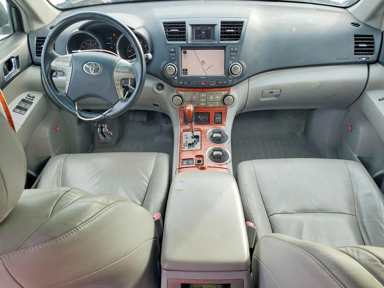 2010 TOYOTA HIGHLANDER