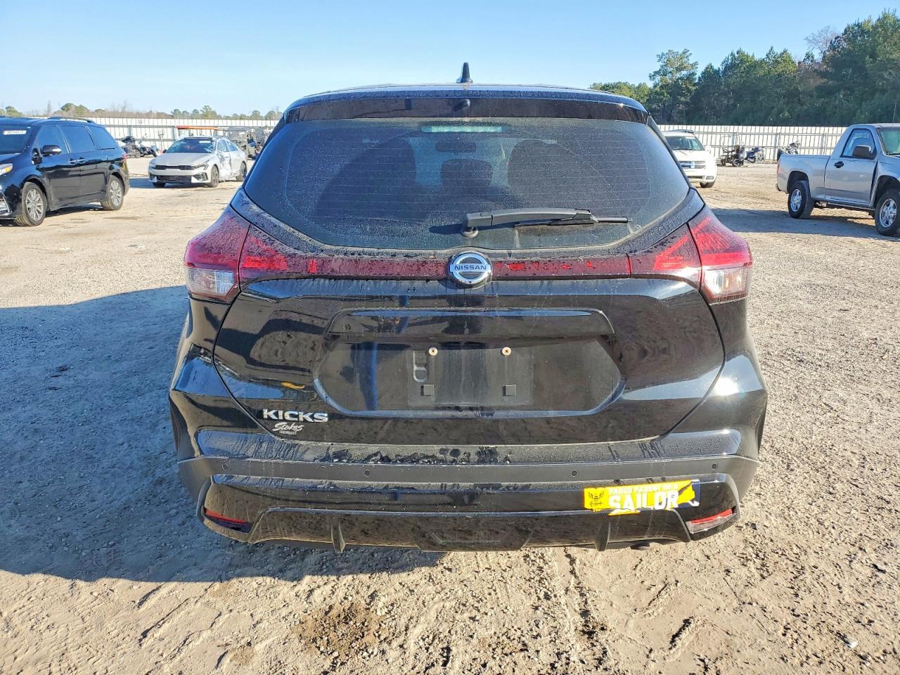 2021 NISSAN KICKS