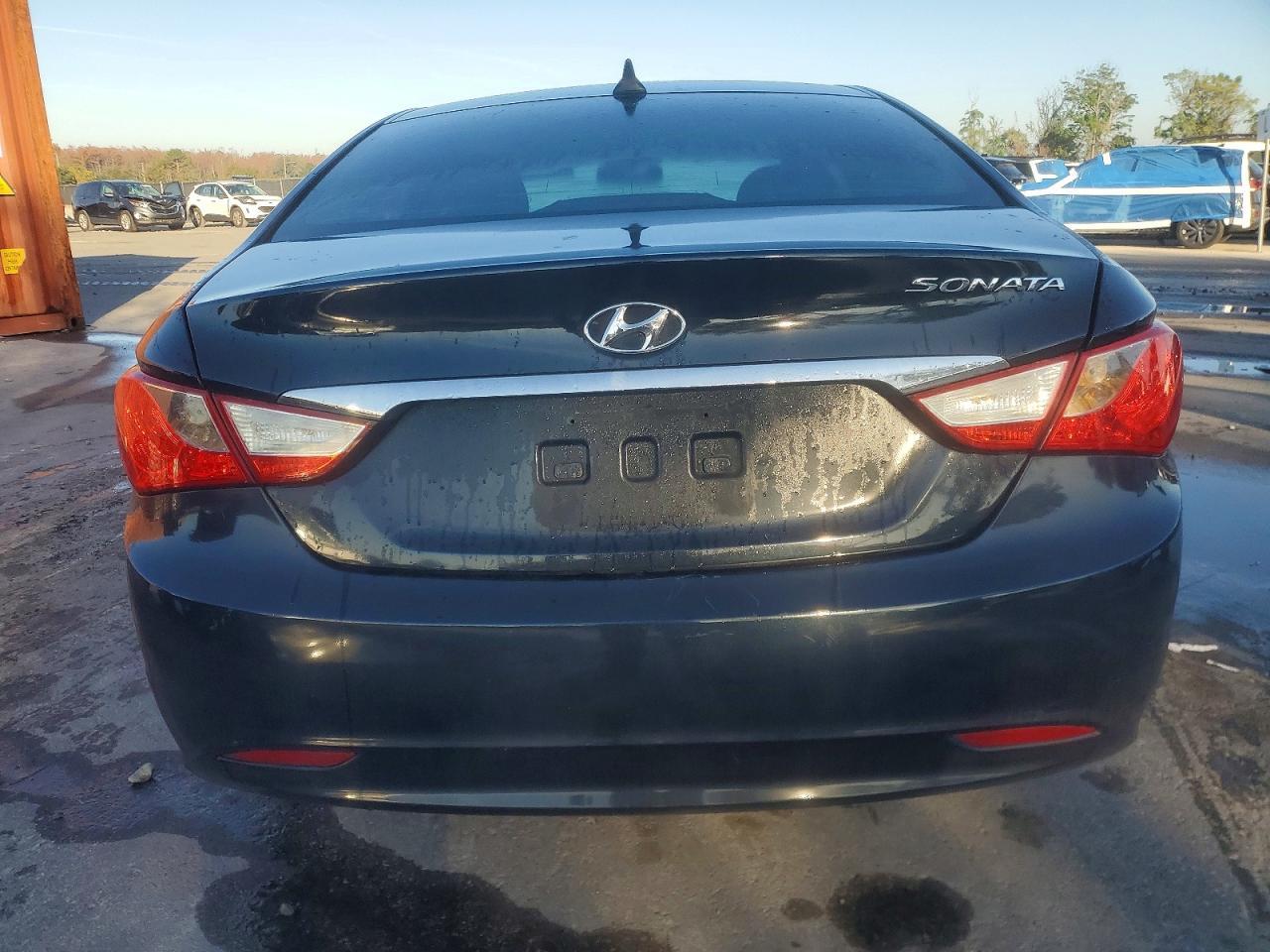 2011 HYUNDAI SONATA