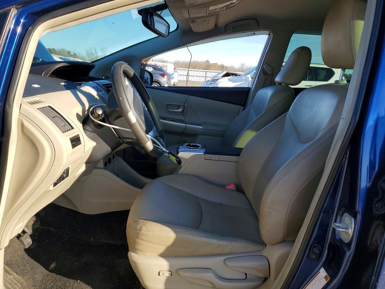 2012 TOYOTA PRIUS V