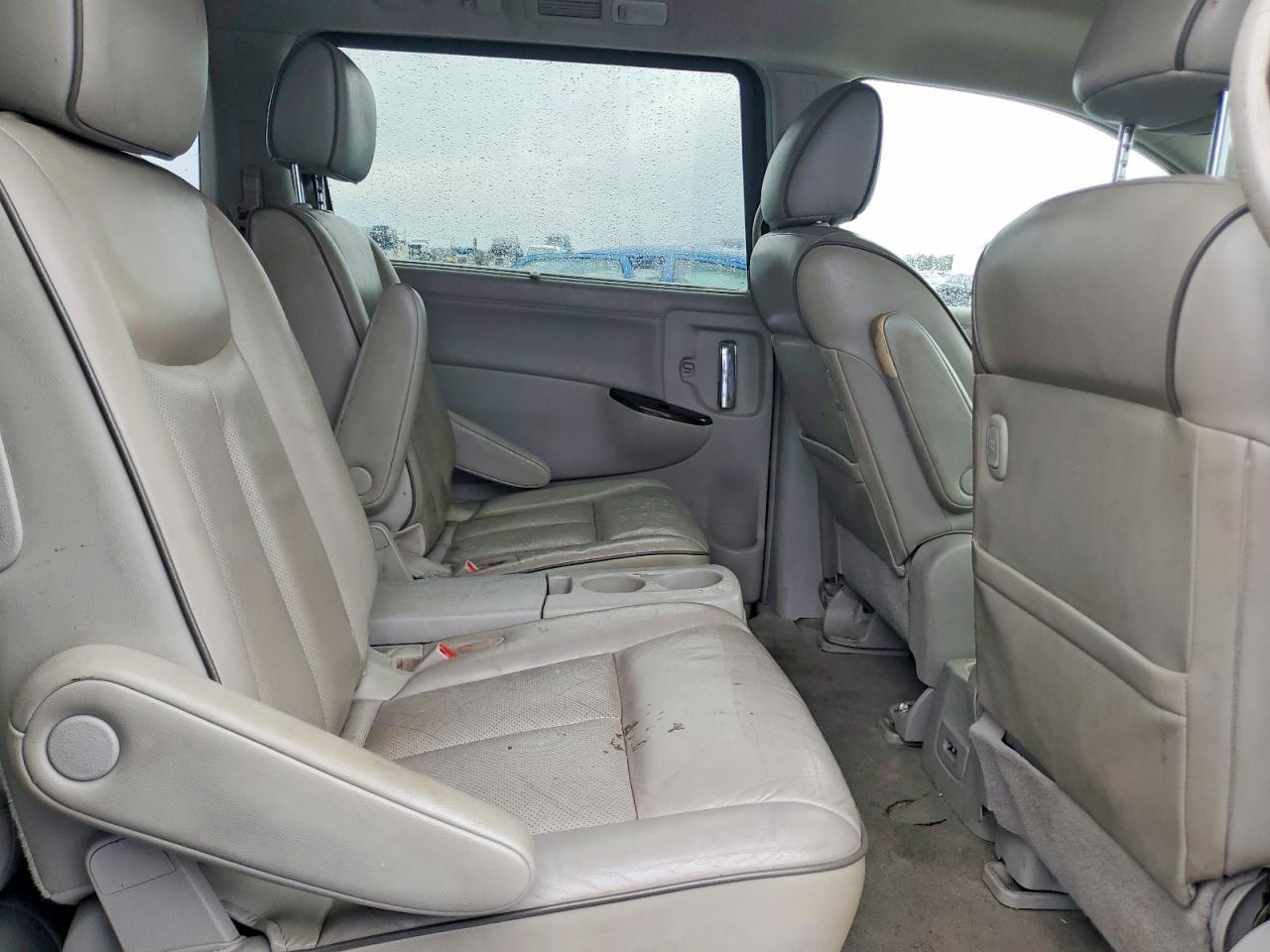 2012 NISSAN Quest