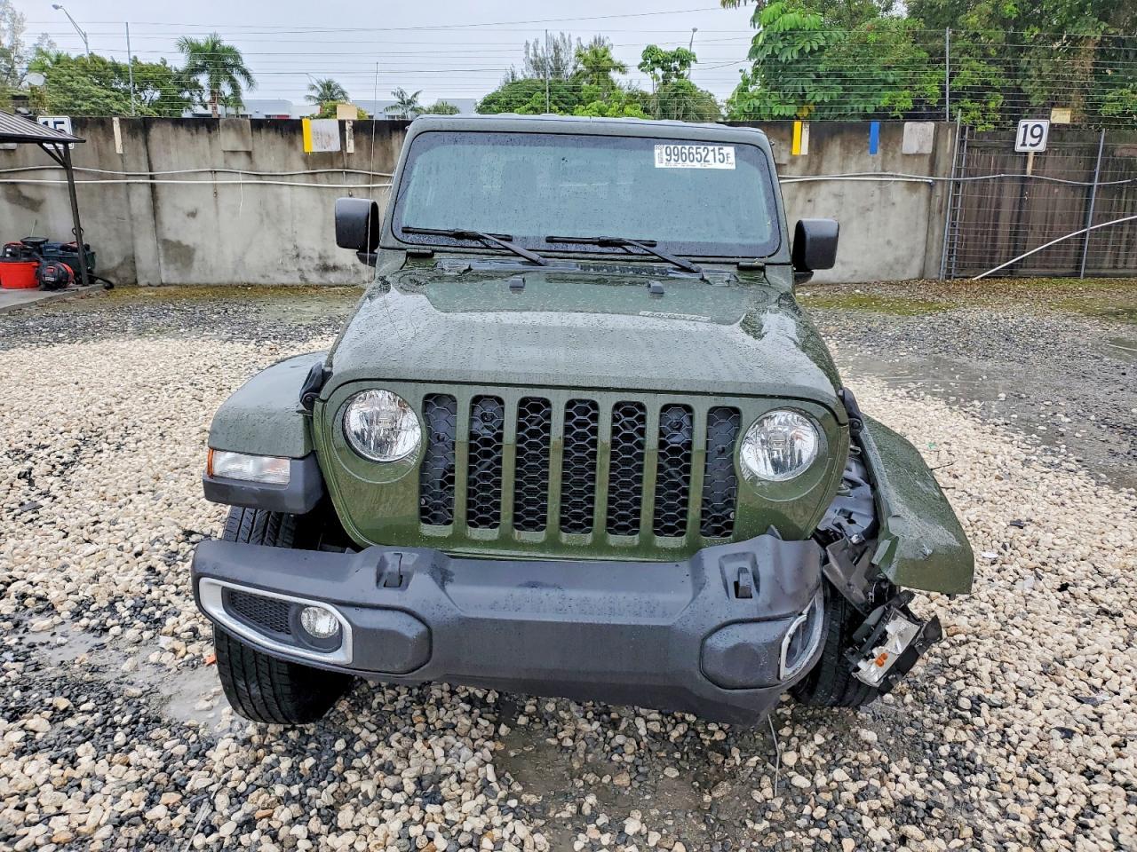 2022 JEEP Gladiator