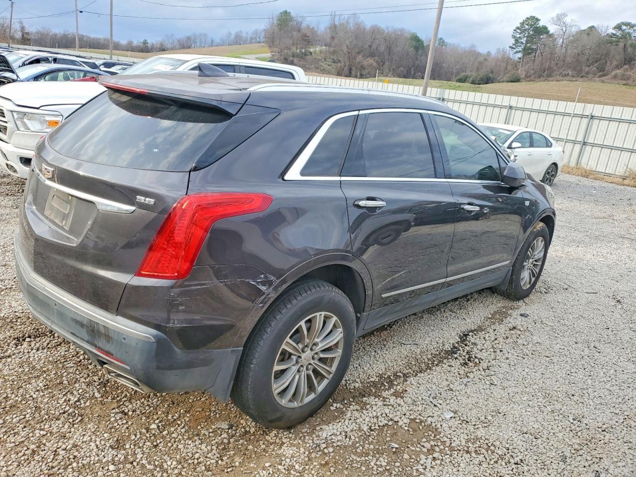 2017 CADILLAC XT5