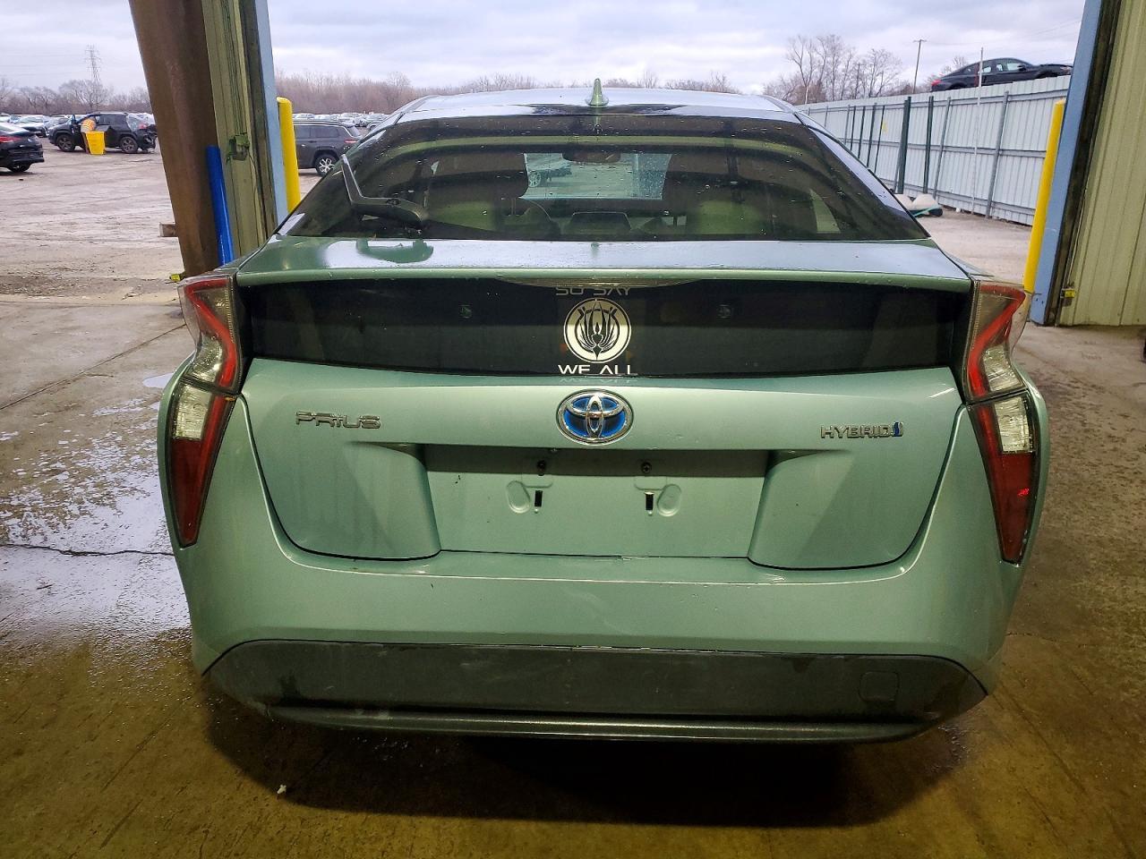 2016 TOYOTA PRIUS