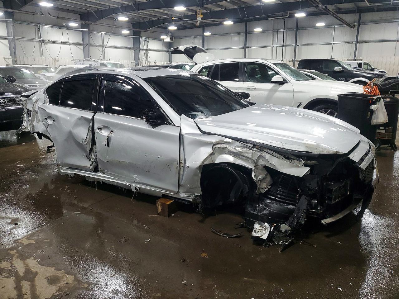 2015 INFINITI Q50