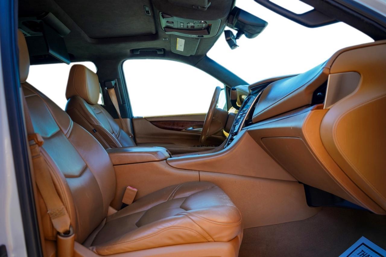 2017 CADILLAC Escalade ESV