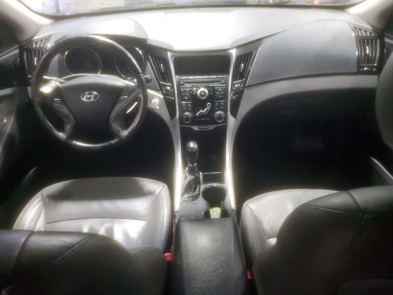 2011 HYUNDAI SONATA