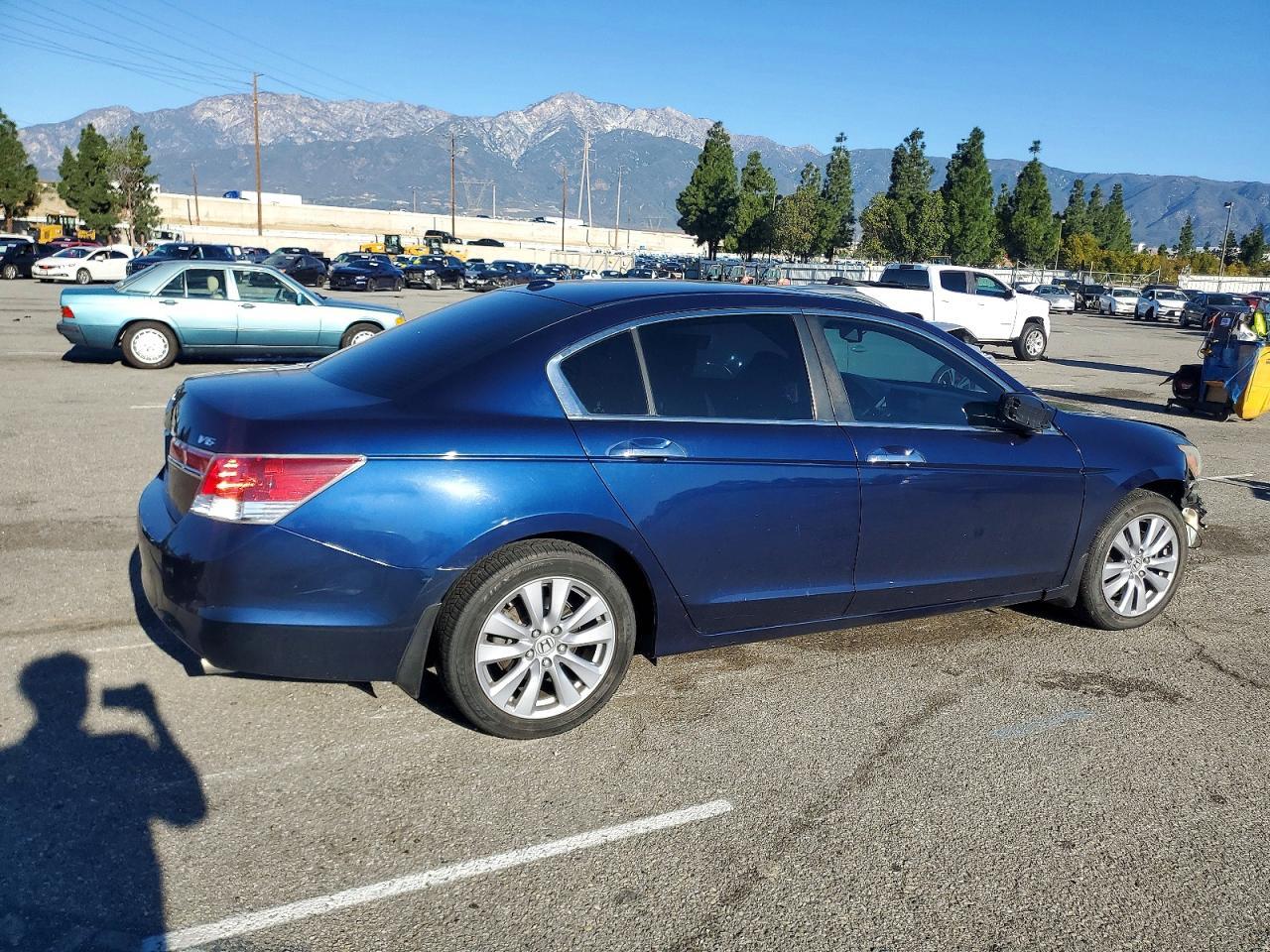 2011 HONDA ACCORD