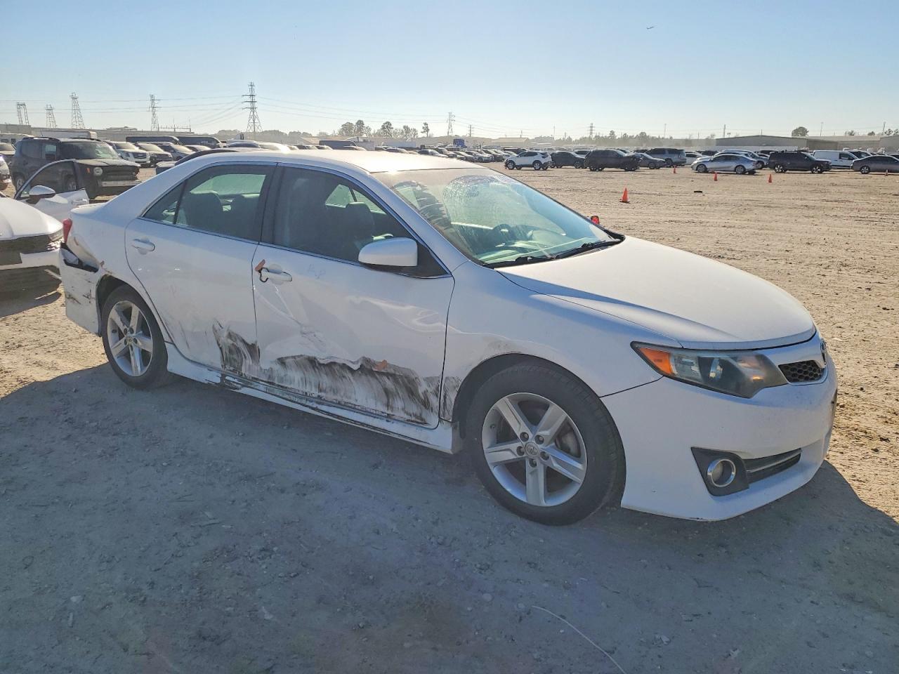 2014 TOYOTA CAMRY