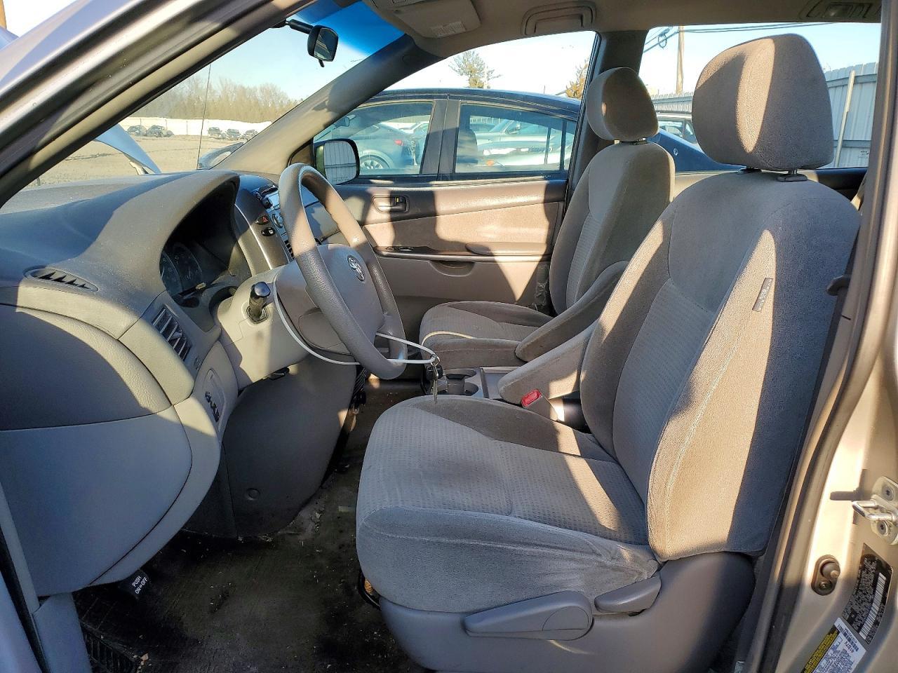 2006 TOYOTA SIENNA