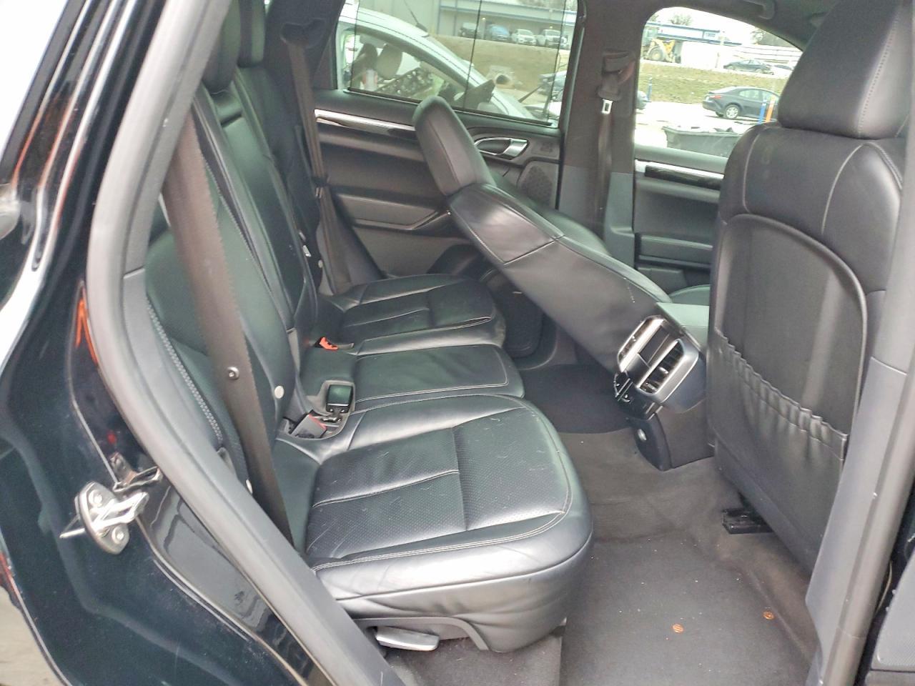 2014 PORSCHE CAYENNE