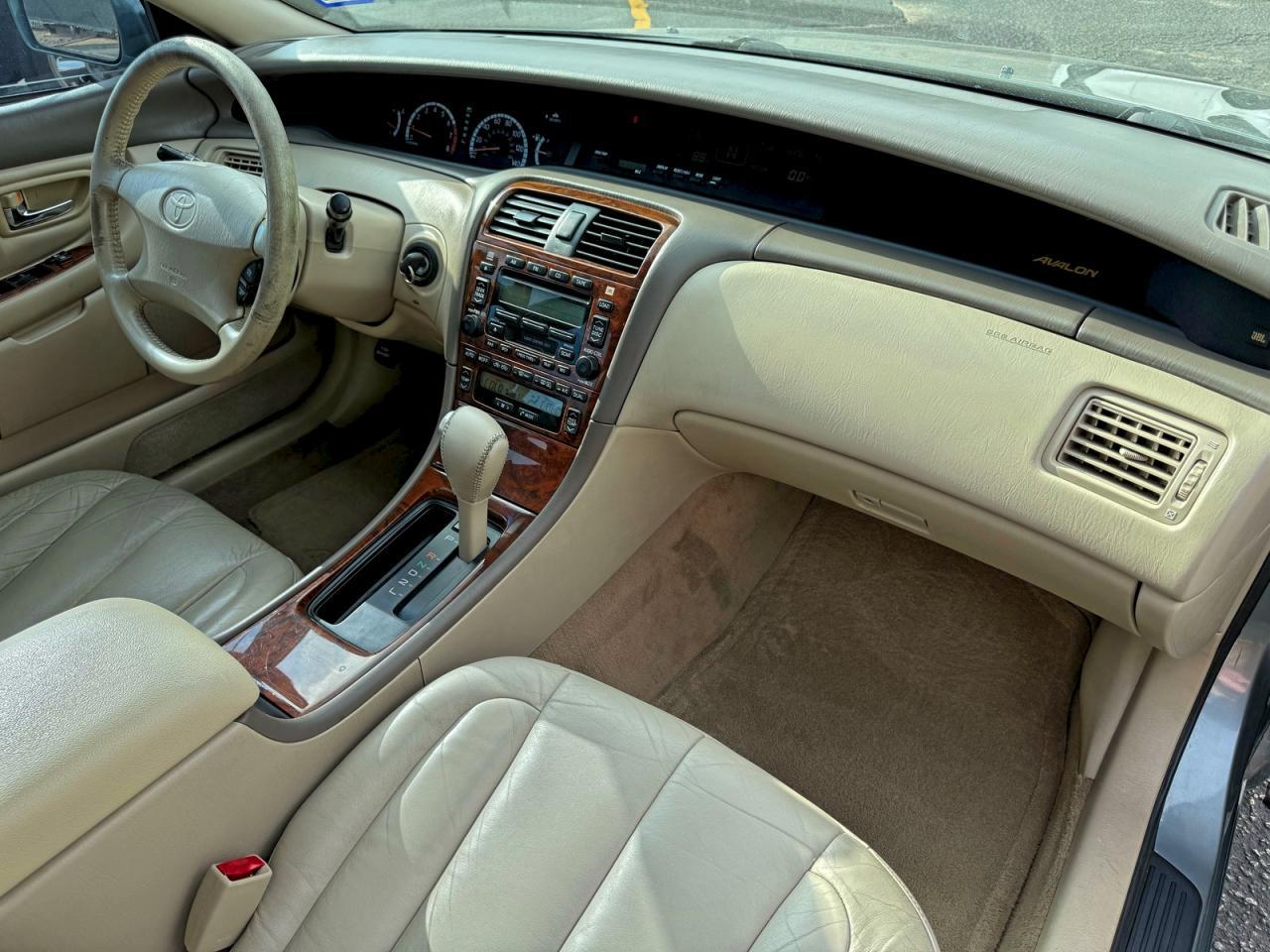 2001 TOYOTA Avalon