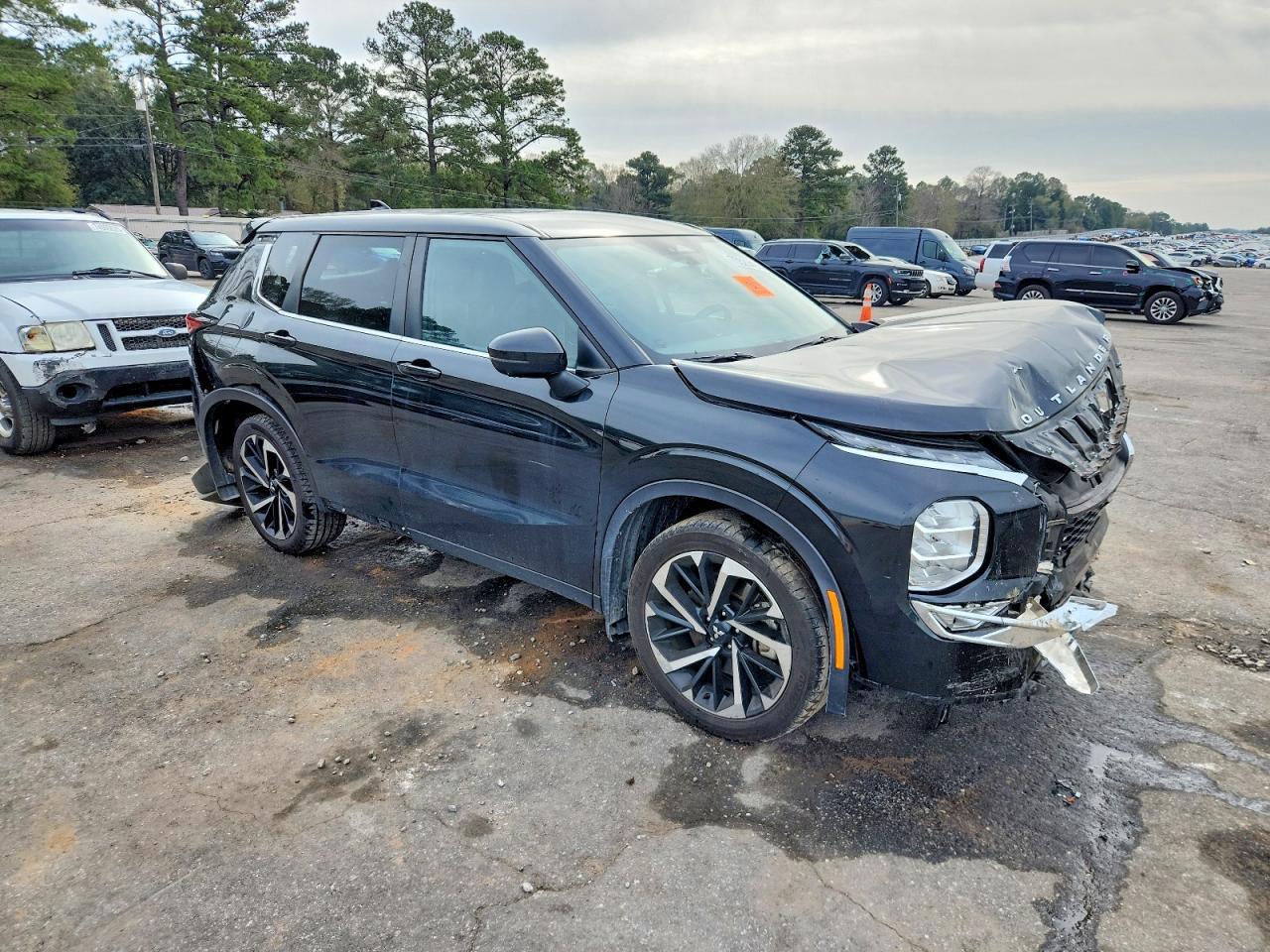 2023 MITSUBISHI outlander