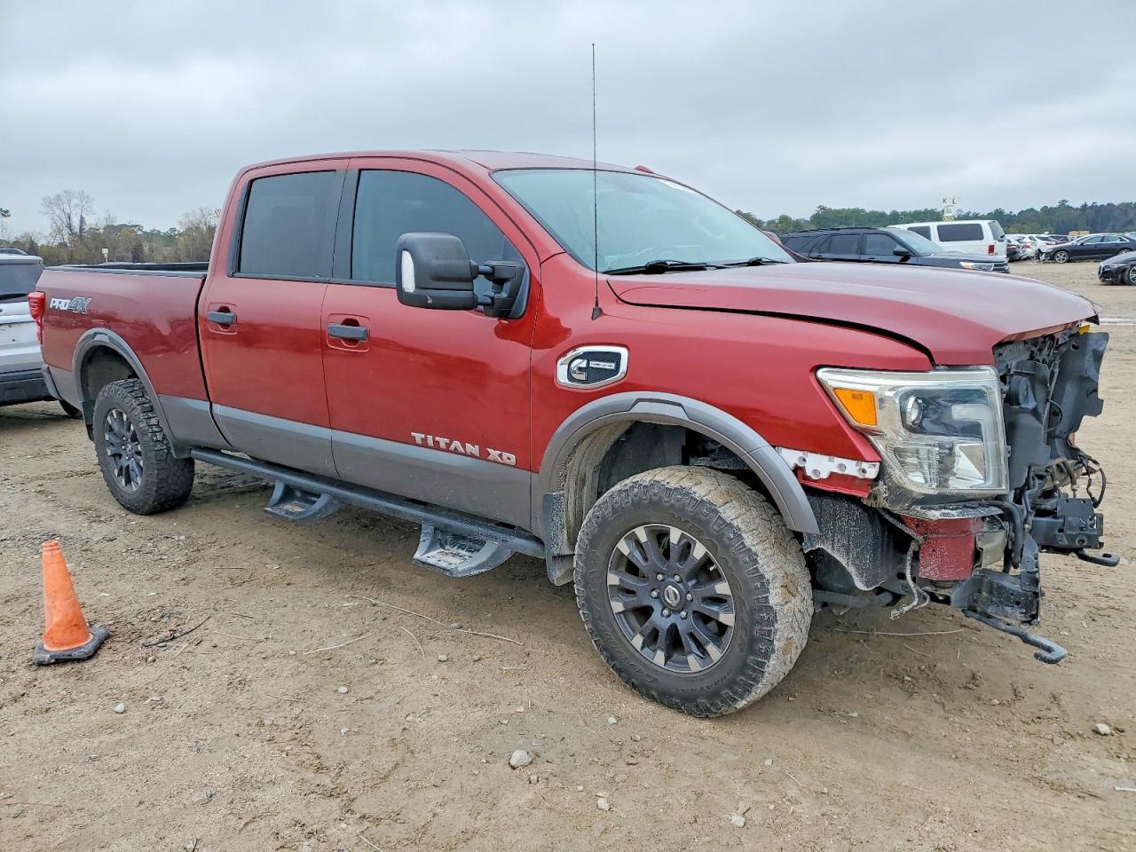 2016 NISSAN Titan