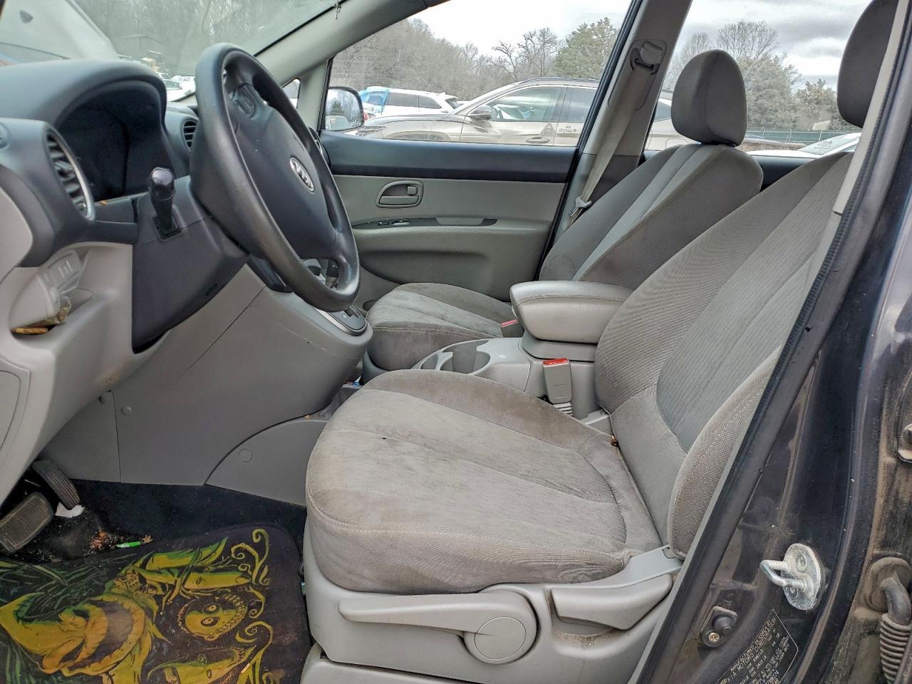 2008 KIA RONDO