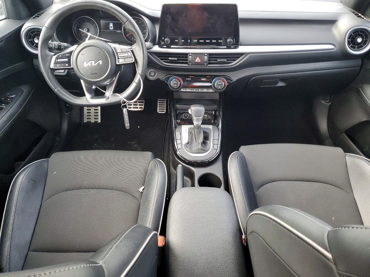 2023 KIA FORTE