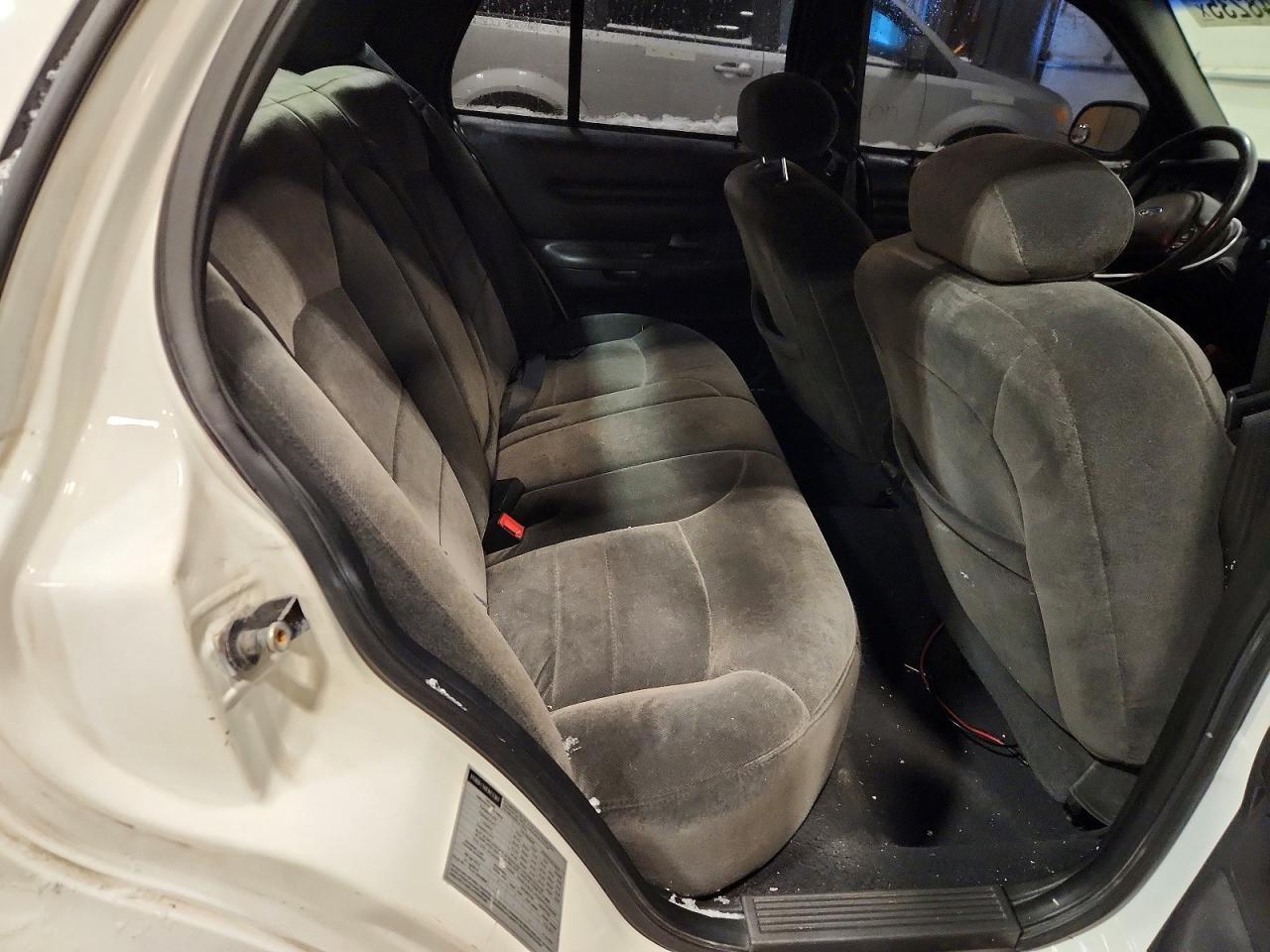 2001 FORD Crown Victoria