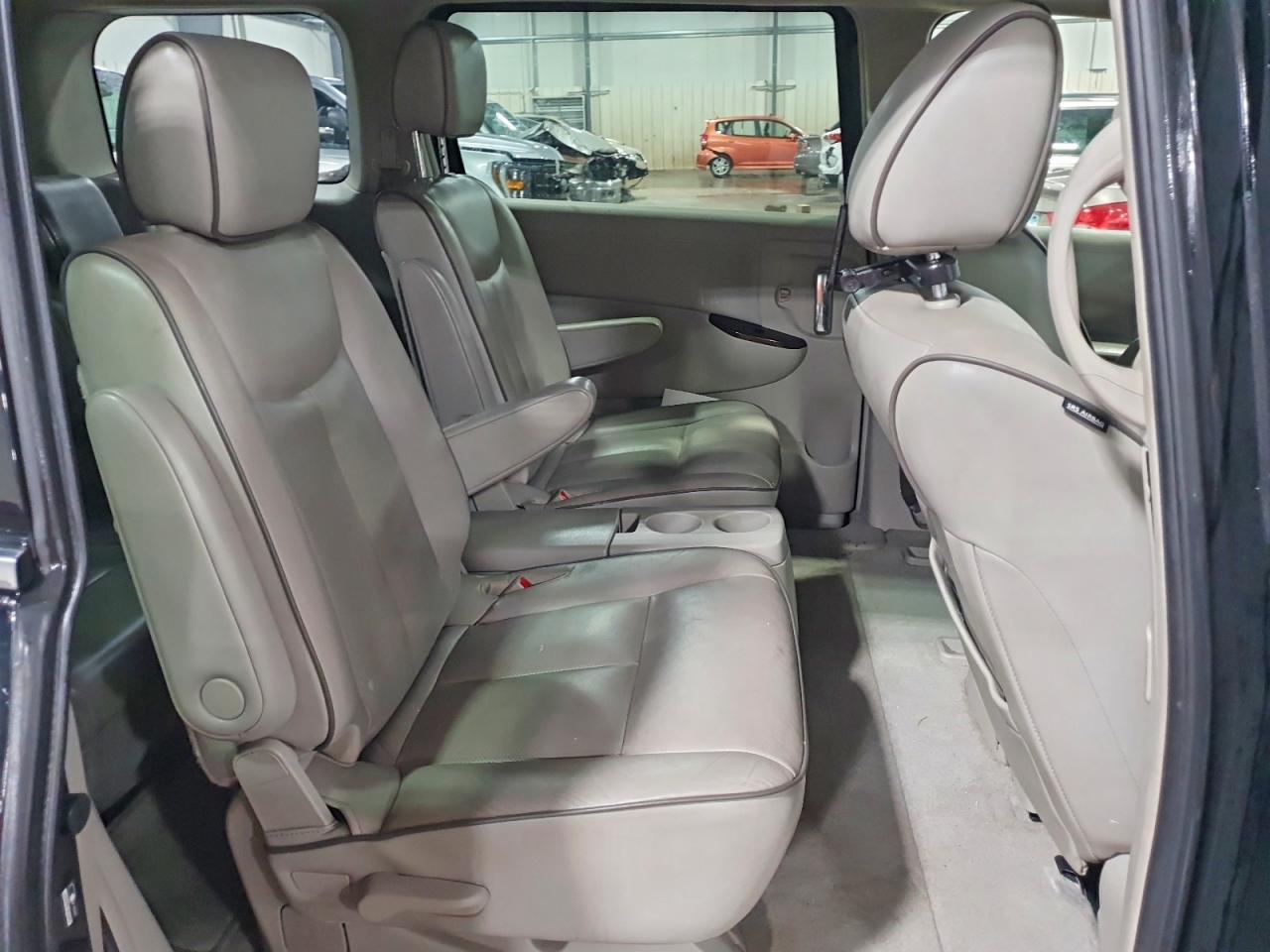 2013 NISSAN Quest