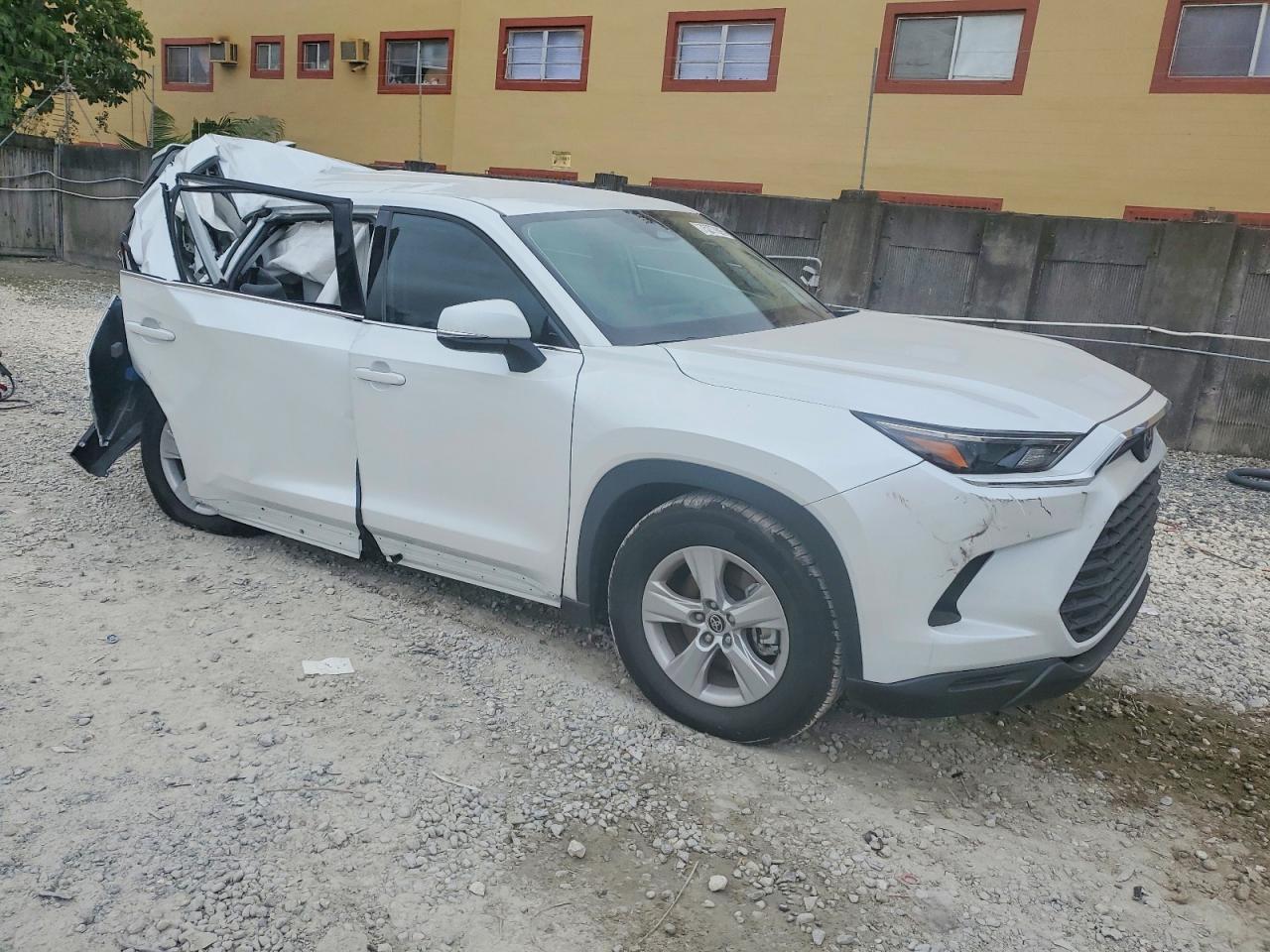 2026 TOYOTA HIGHLANDER