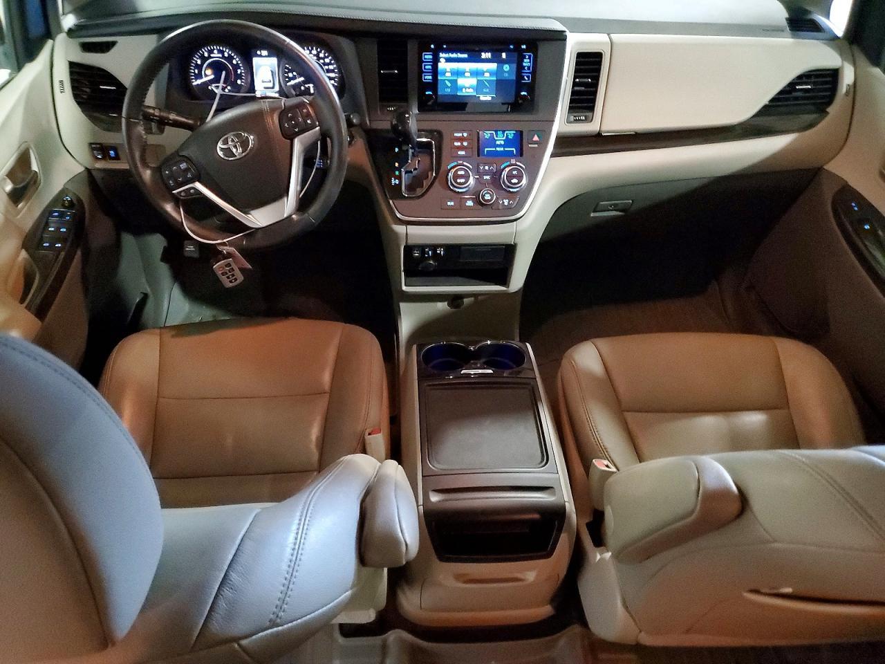 2015 TOYOTA SIENNA