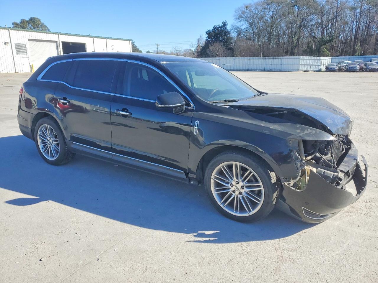 2016 LINCOLN MKT