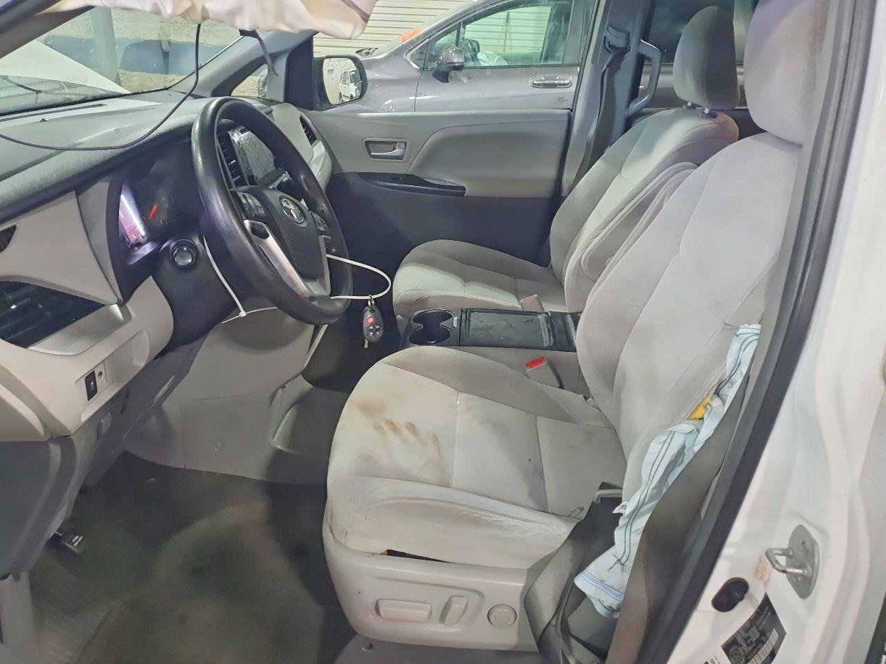 2015 TOYOTA SIENNA