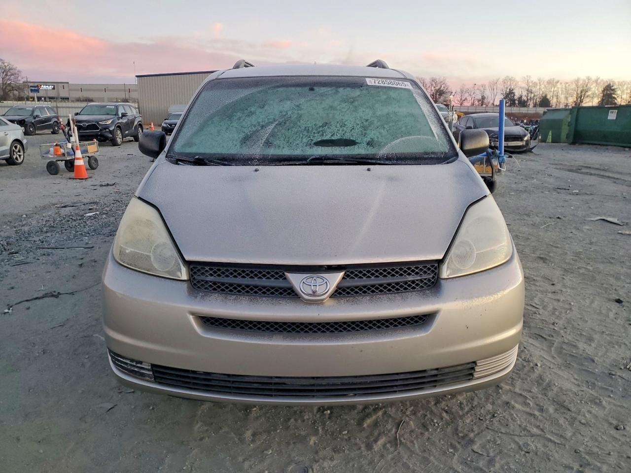 2004 TOYOTA SIENNA
