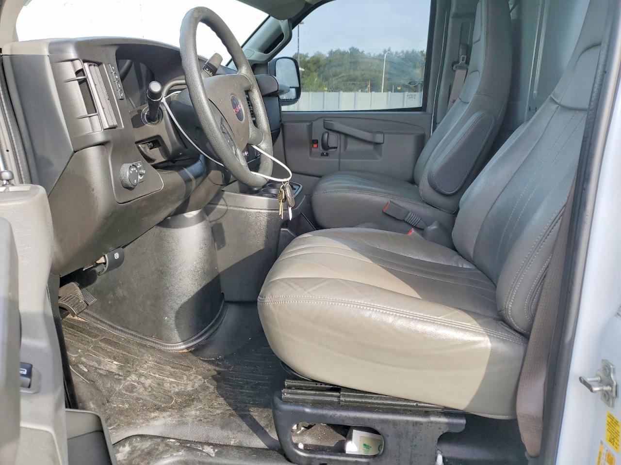 2023 GMC Savana