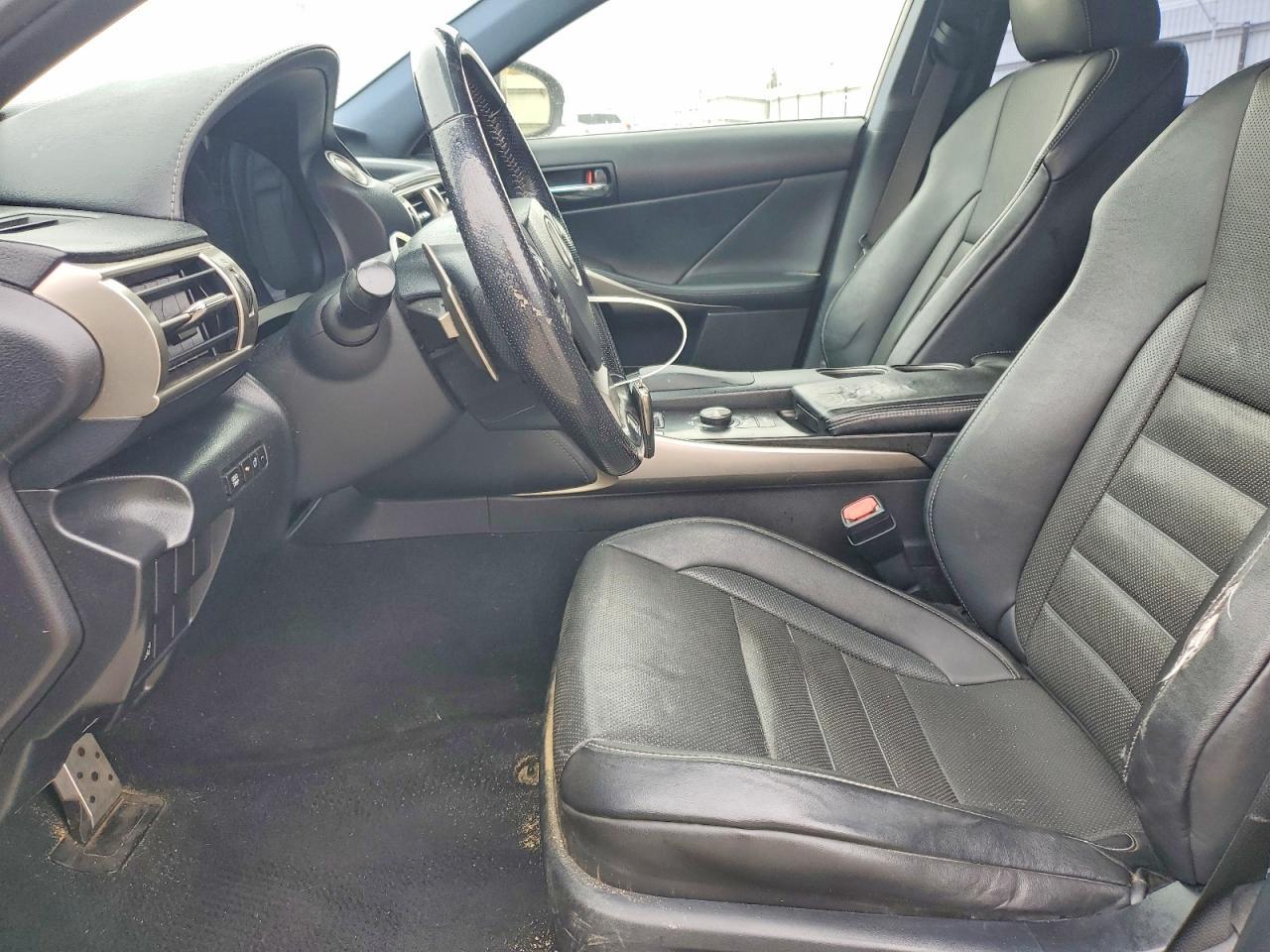 2016 LEXUS IS 200t