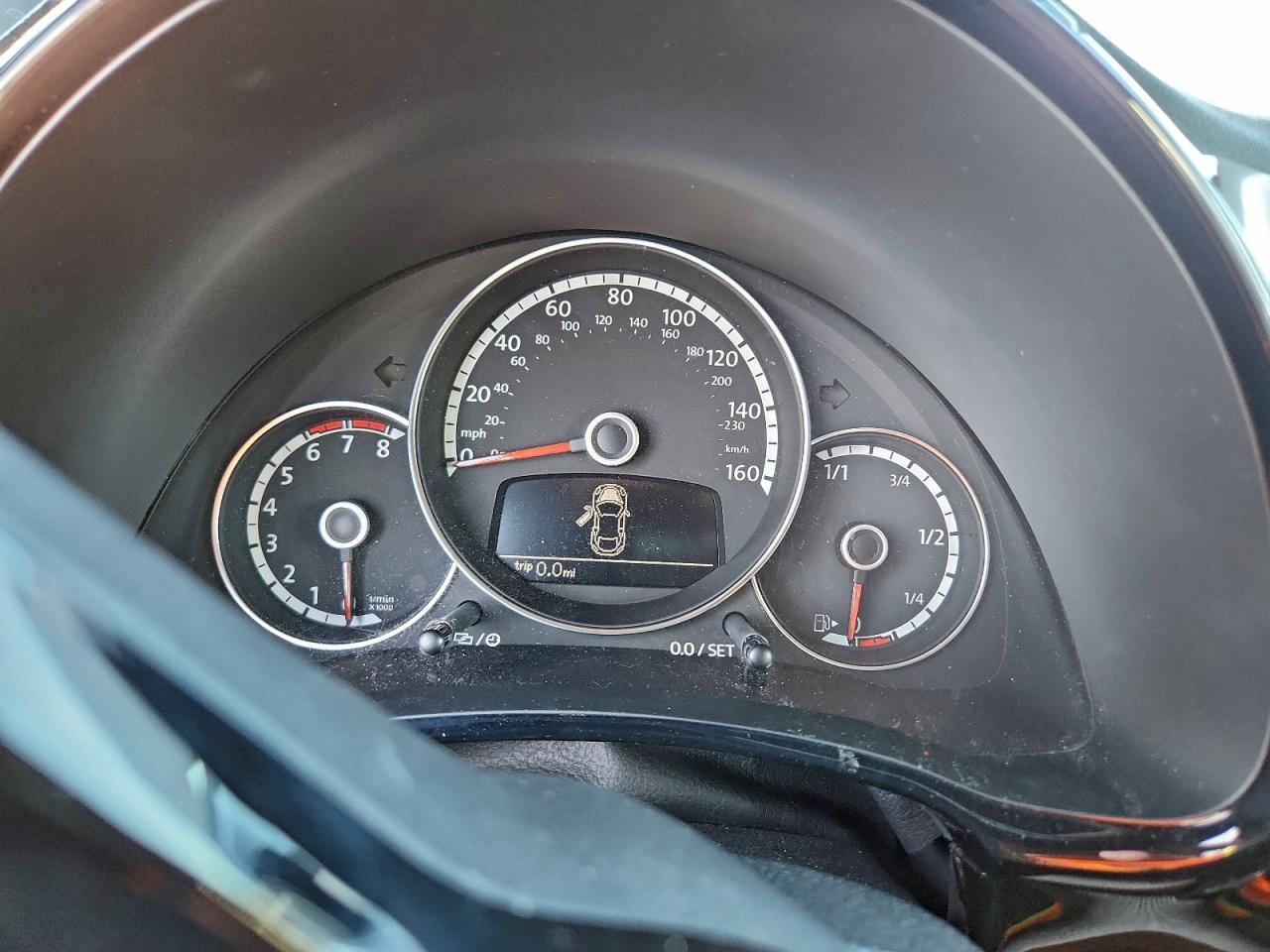 2016 VOLKSWAGEN Beetle