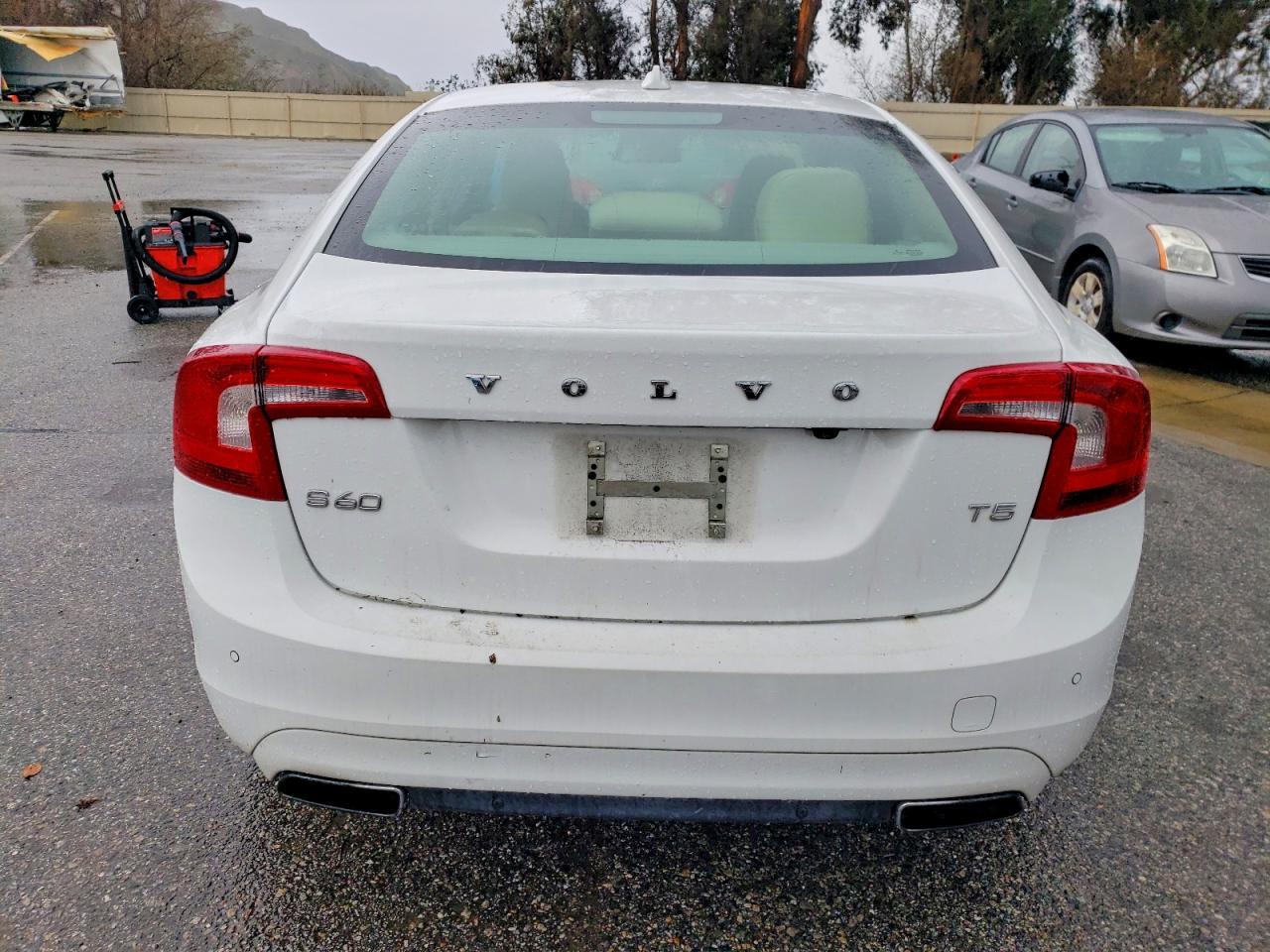 2014 VOLVO S60