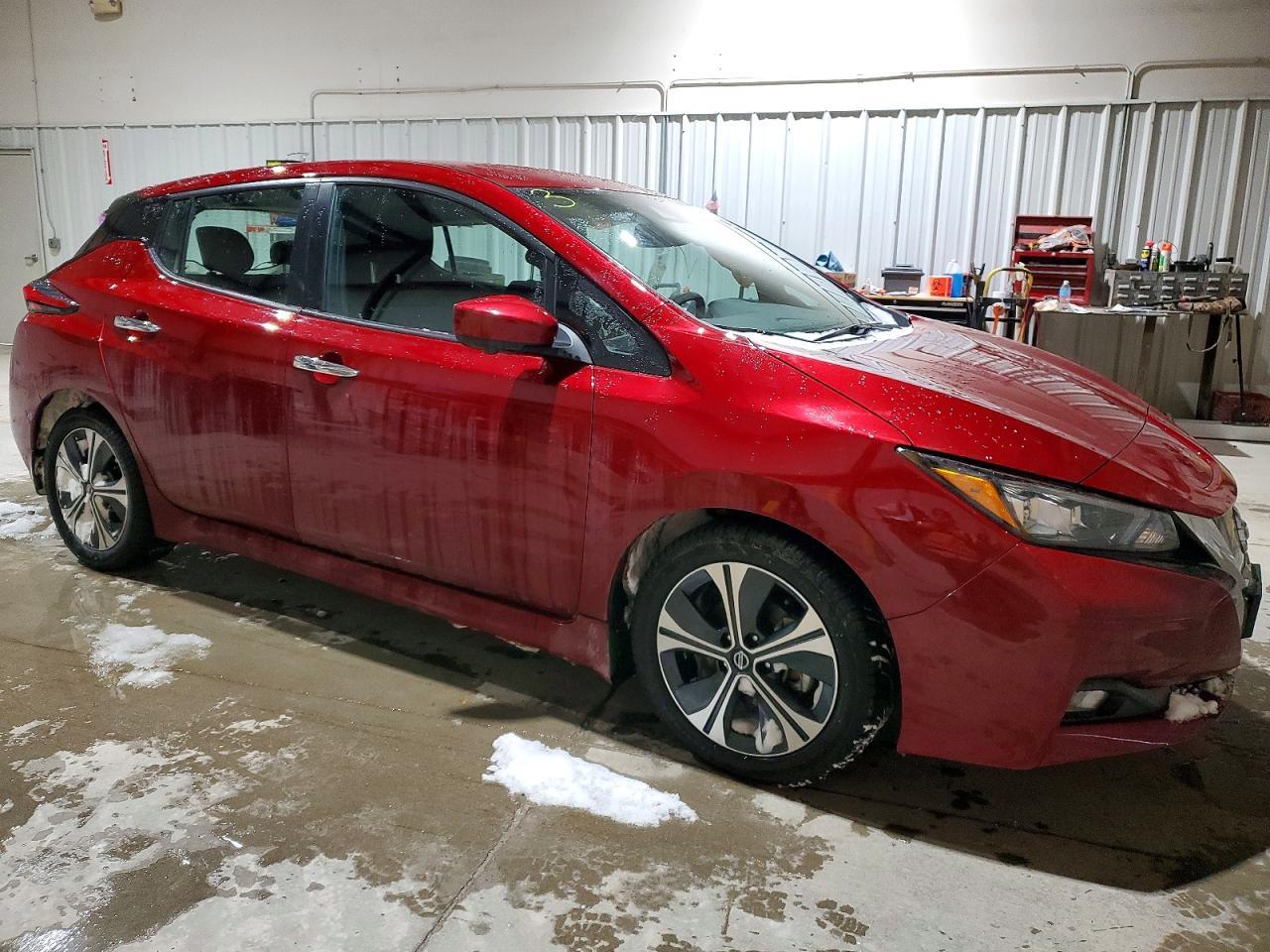 2021 NISSAN LEAF