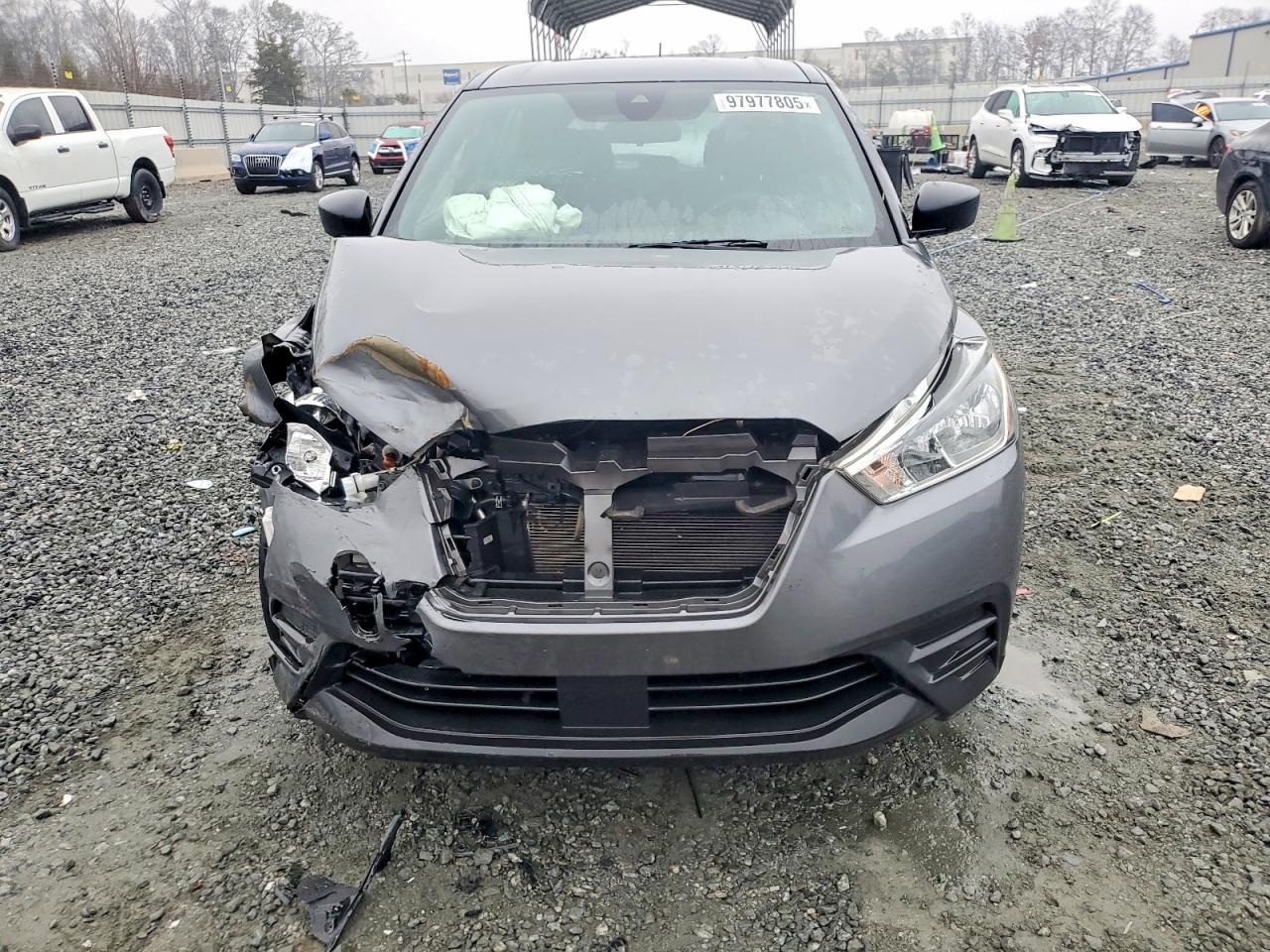 2020 NISSAN KICKS