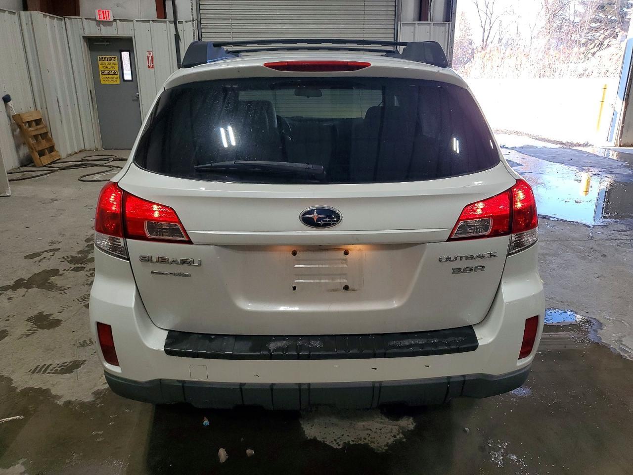 2010 SUBARU Outback