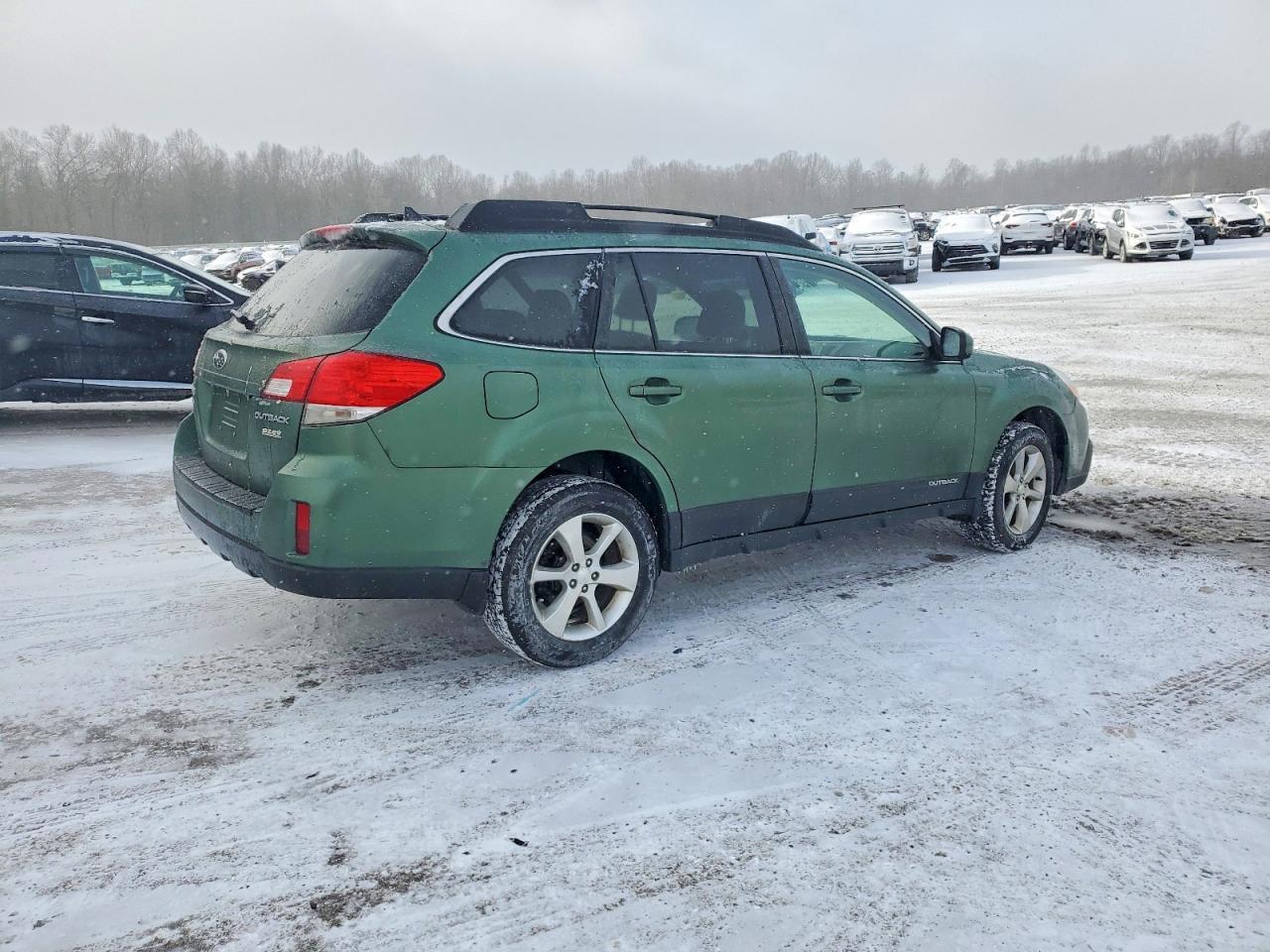 2013 SUBARU Outback