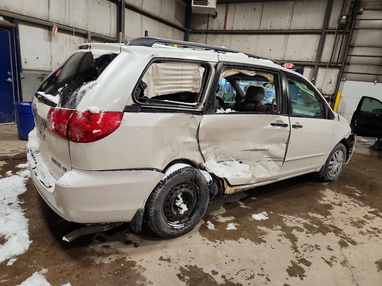 2006 TOYOTA SIENNA
