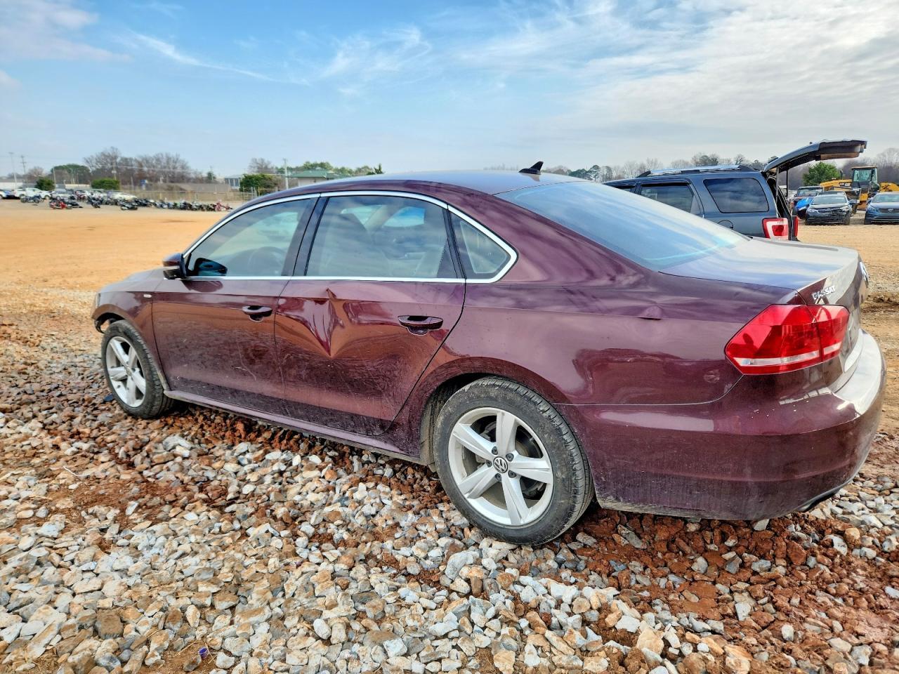 2014 VOLKSWAGEN Passat