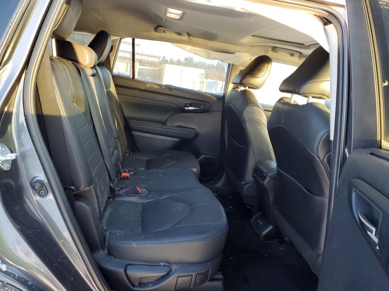 2021 TOYOTA HIGHLANDER