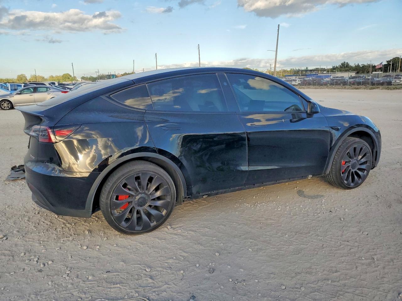 2024 TESLA MODEL Y