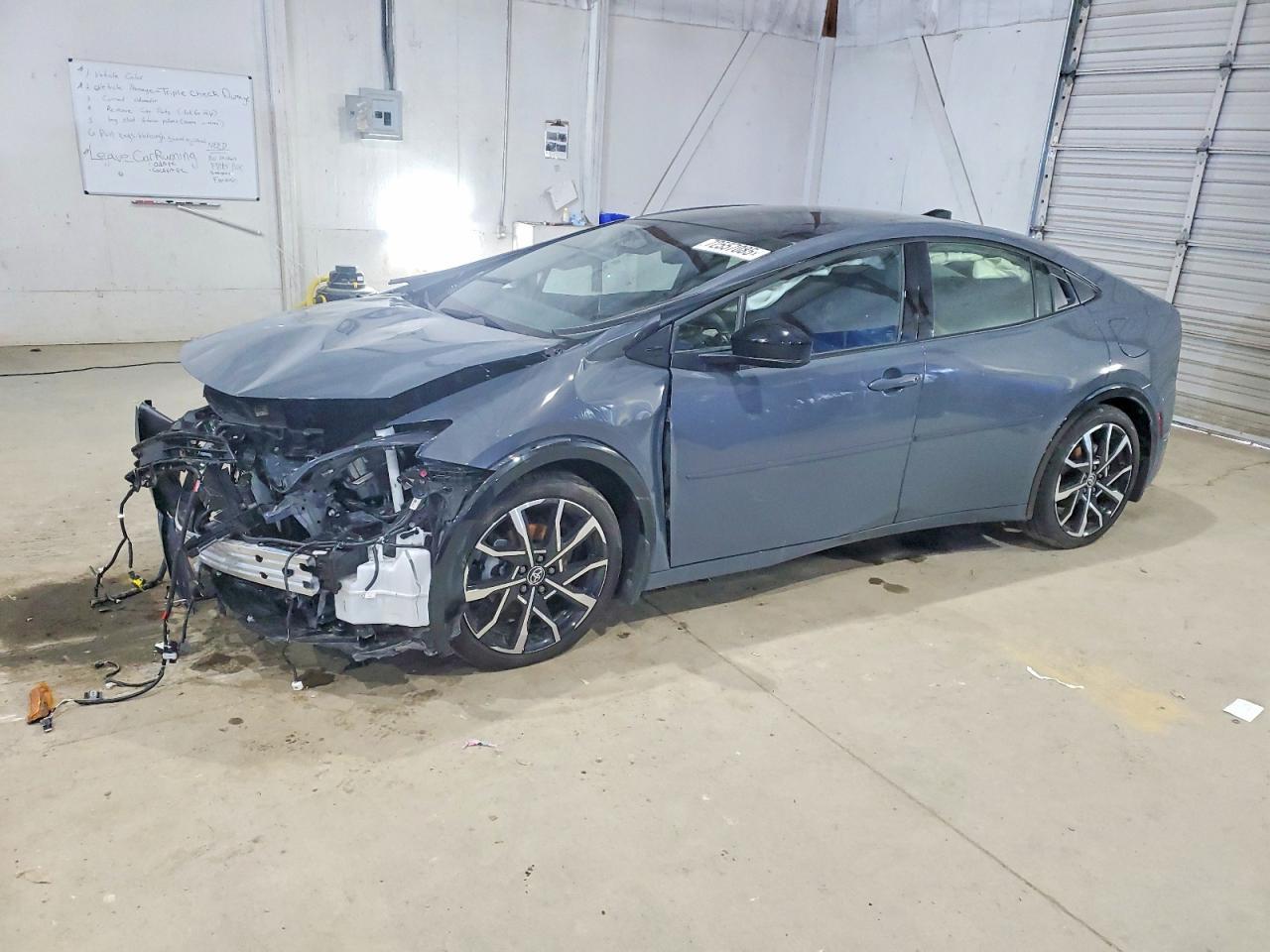 2025 TOYOTA PRIUS