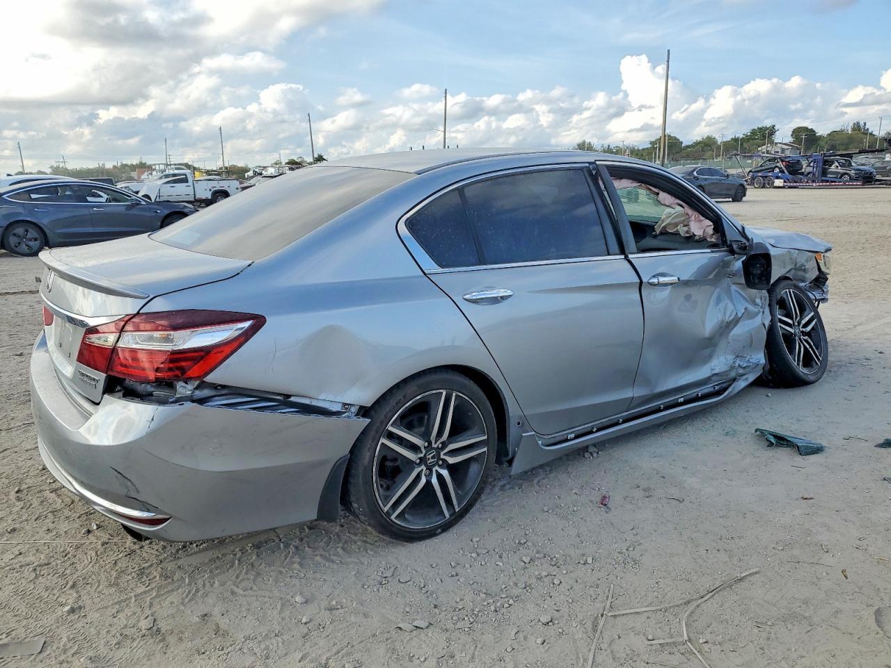 2017 HONDA ACCORD