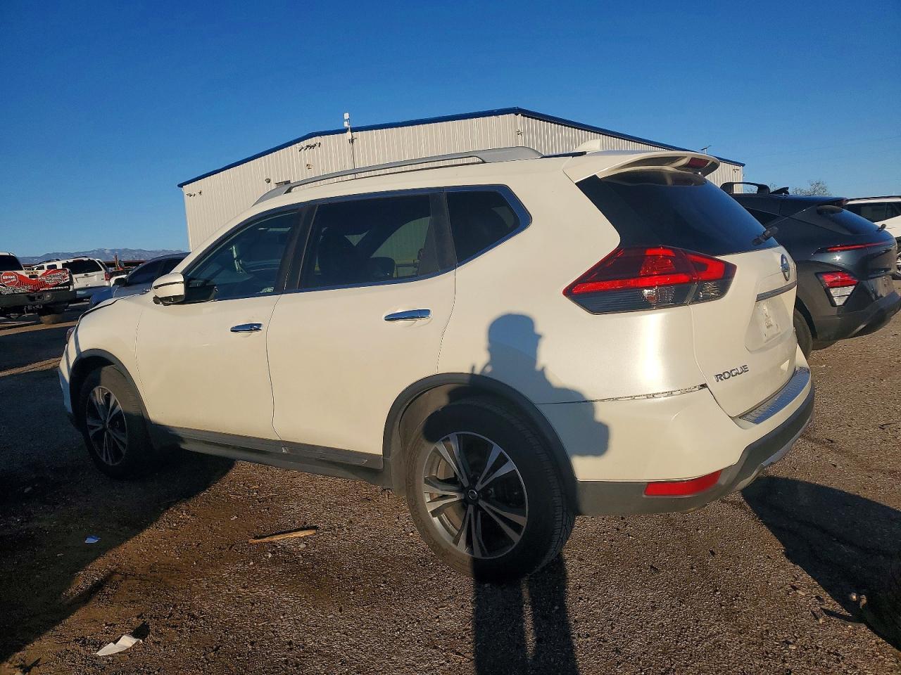 2017 NISSAN ROGUE