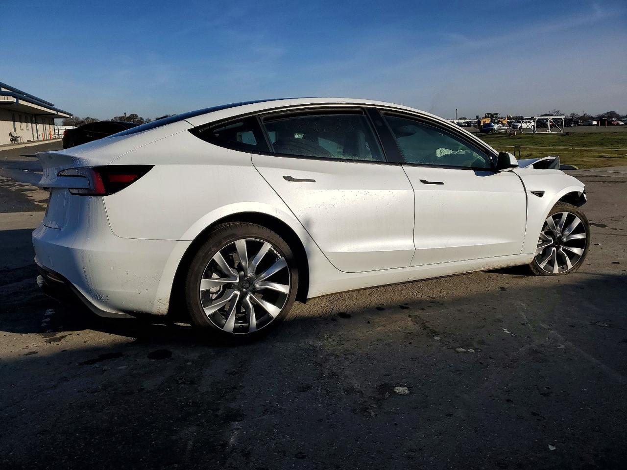 2025 TESLA MODEL 3