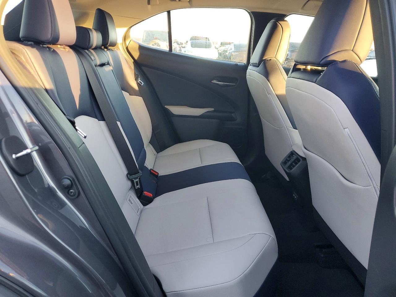2022 LEXUS UX 200