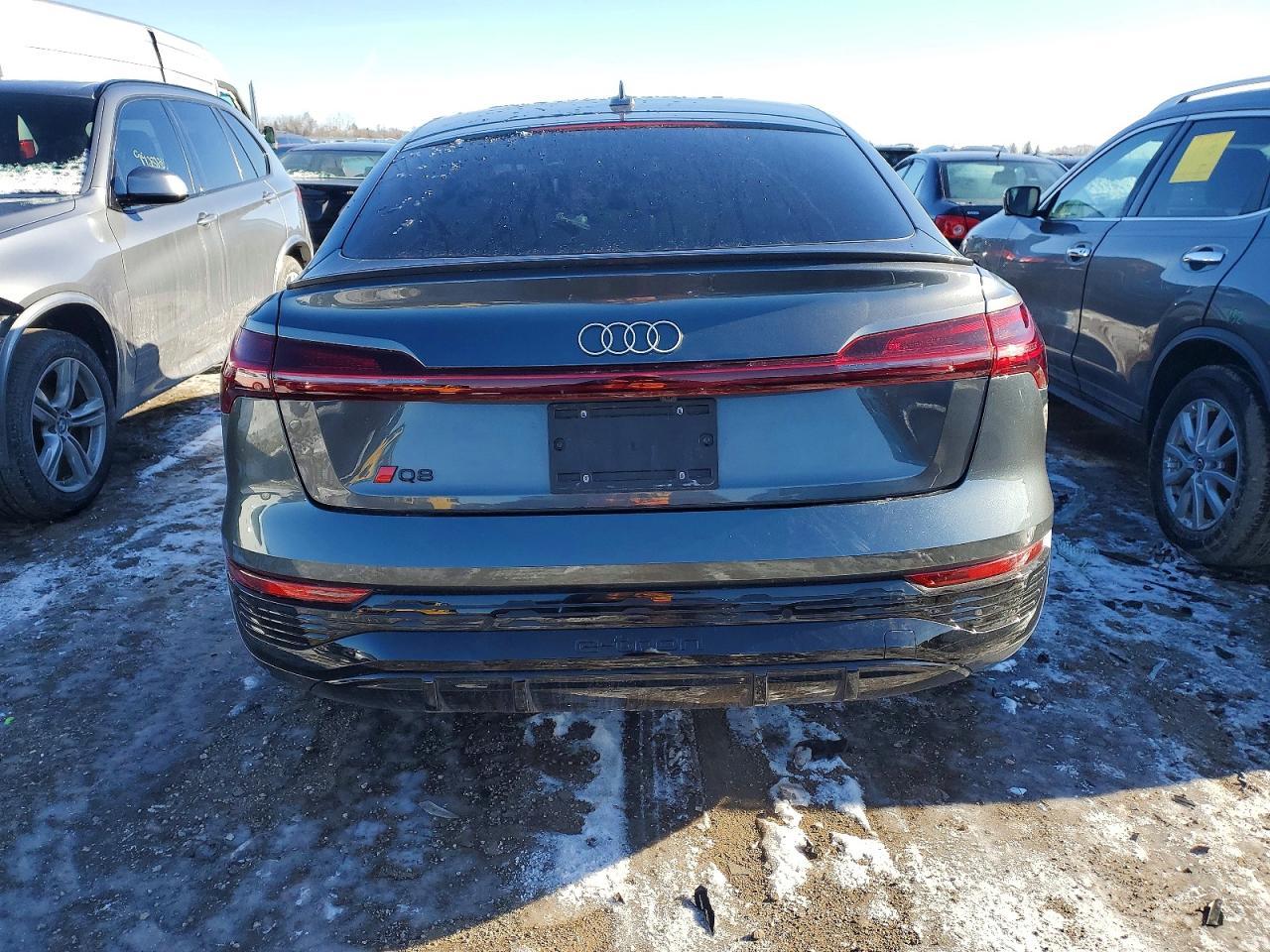 2024 AUDI Q8