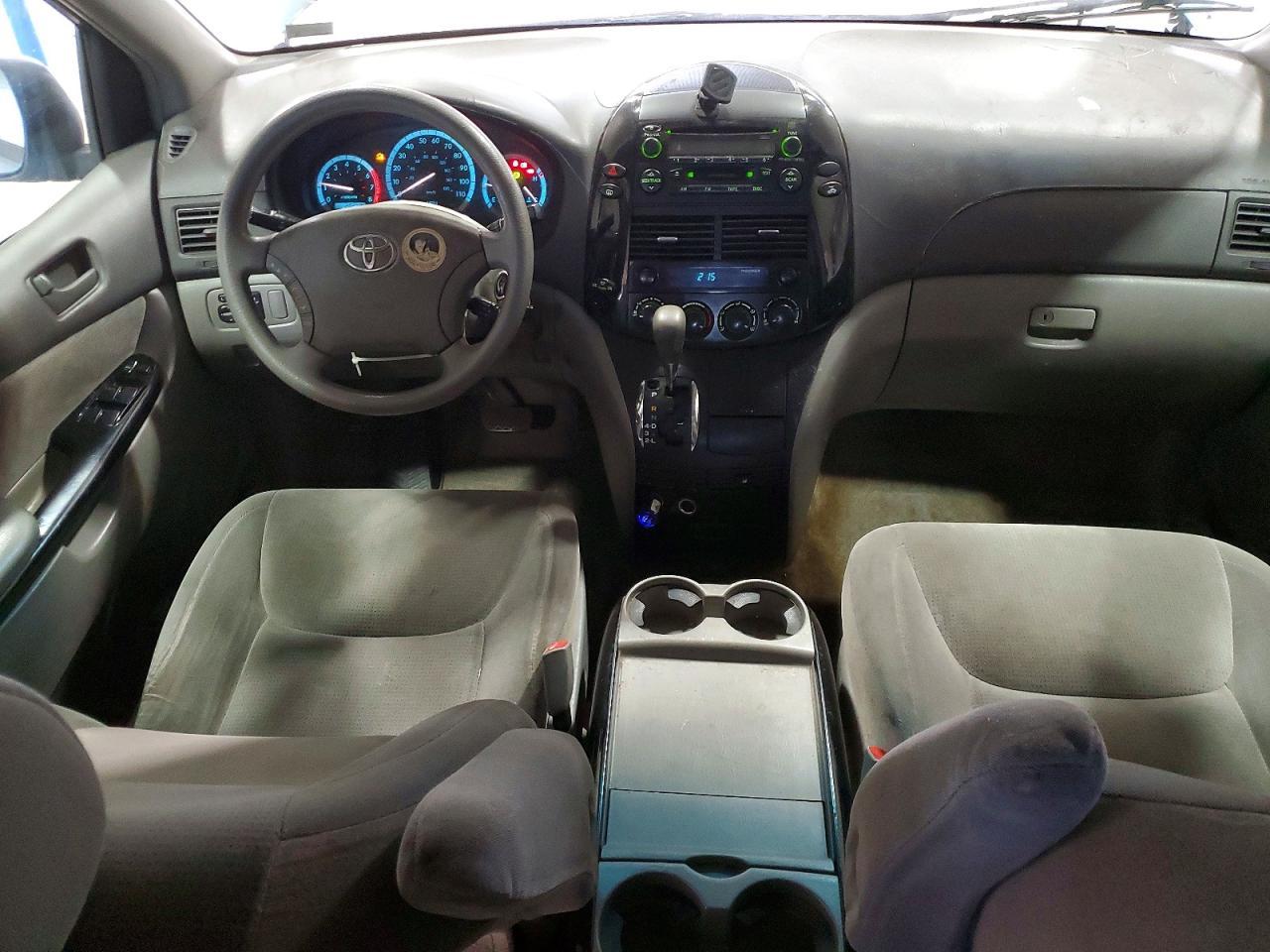 2005 TOYOTA SIENNA