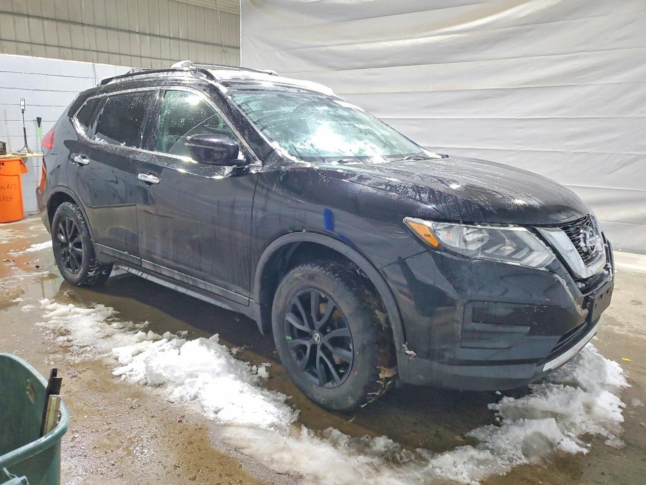 2017 NISSAN ROGUE