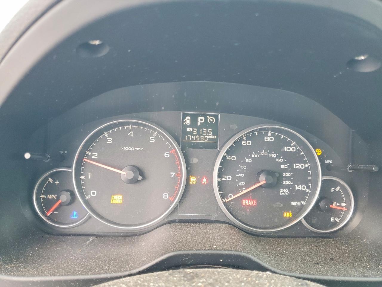 2013 SUBARU Legacy