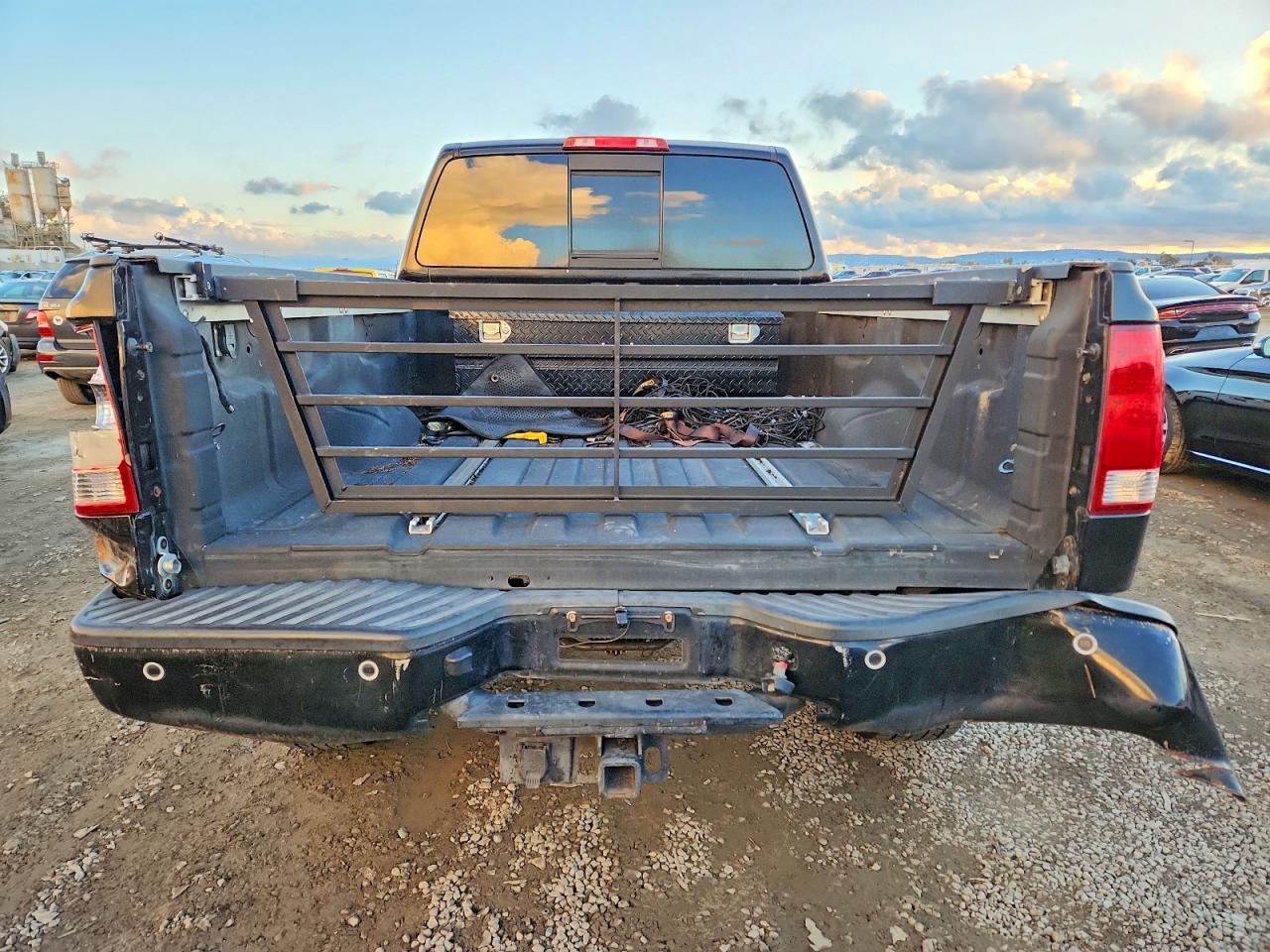 2012 NISSAN Titan