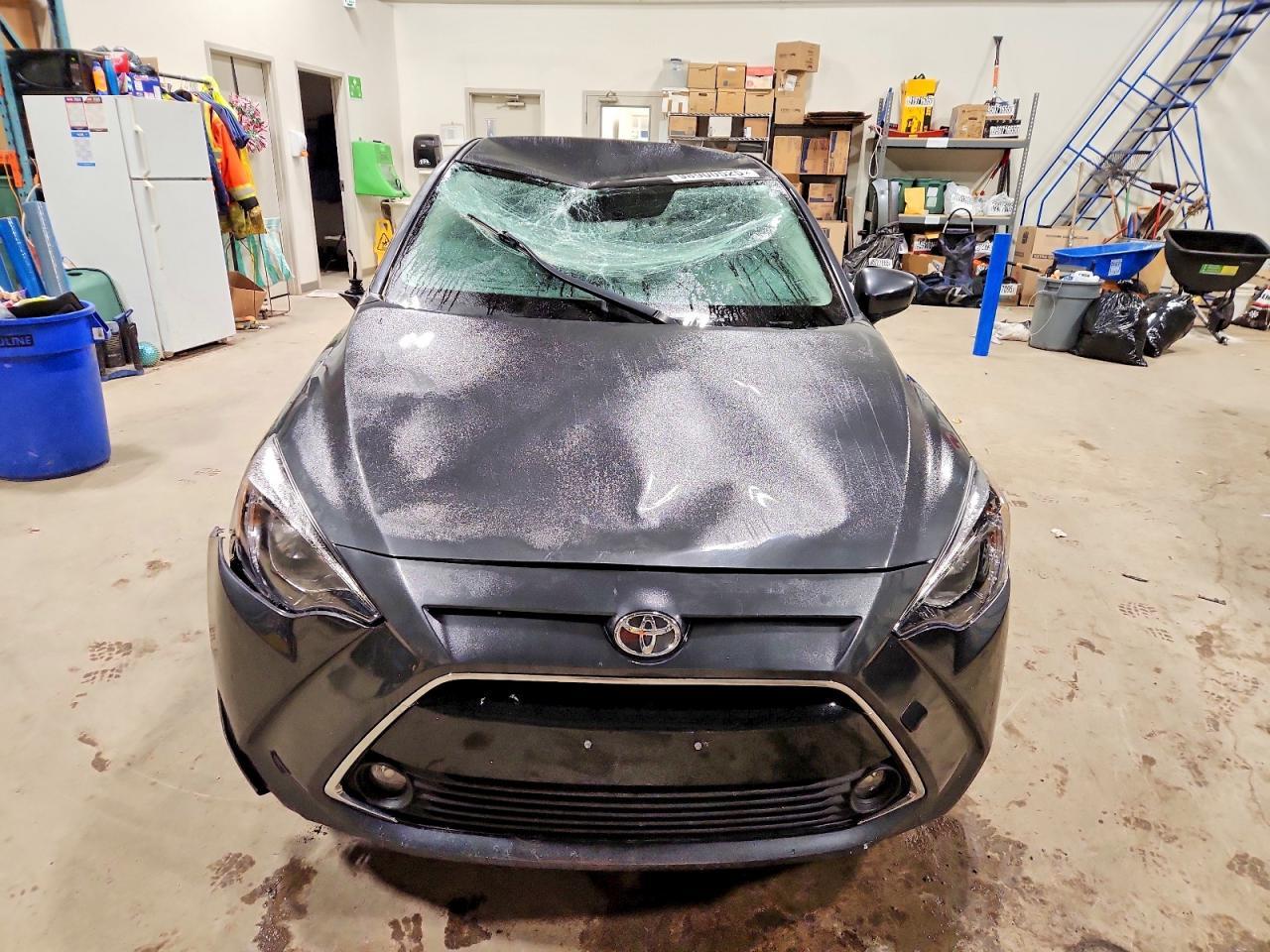 2016 TOYOTA YARIS